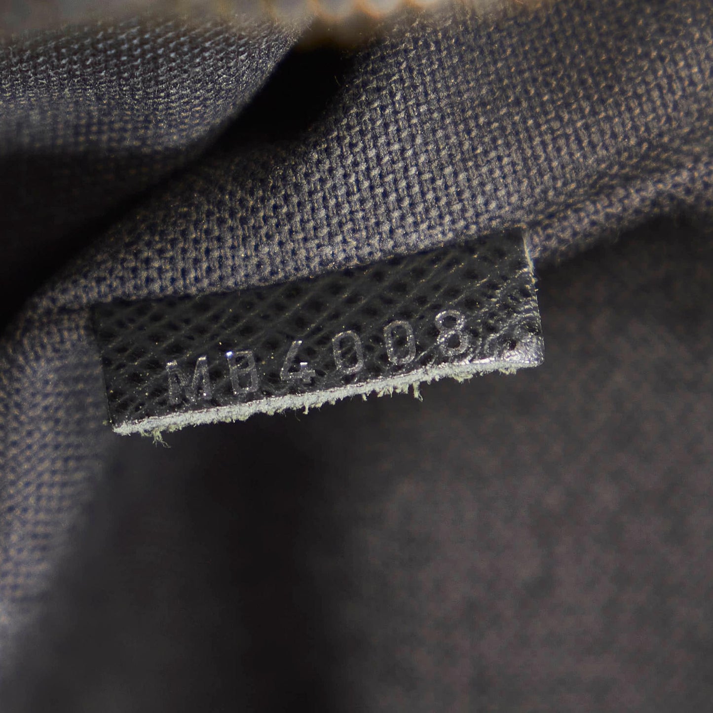 Louis Vuitton Taiga Dimitri (SHG-31714)