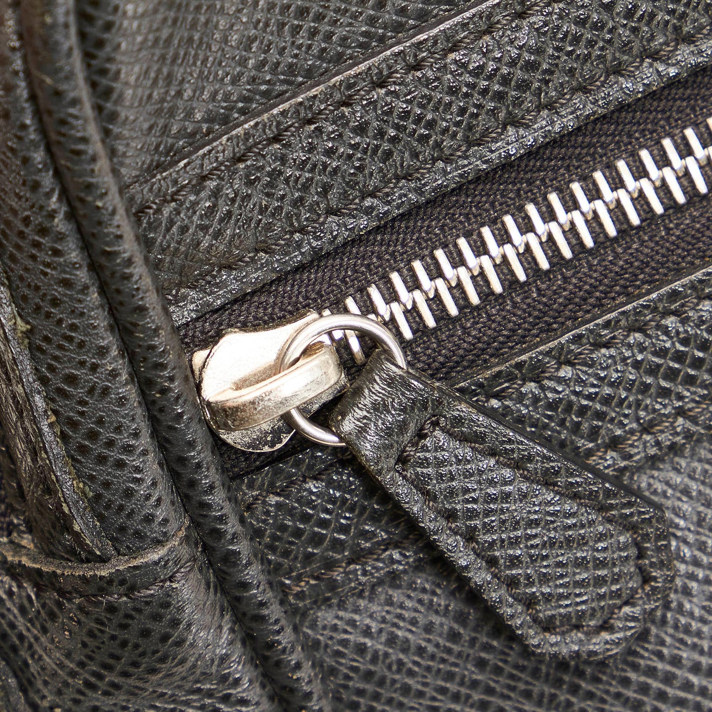 Louis Vuitton Taiga Dimitri (SHG-31714)