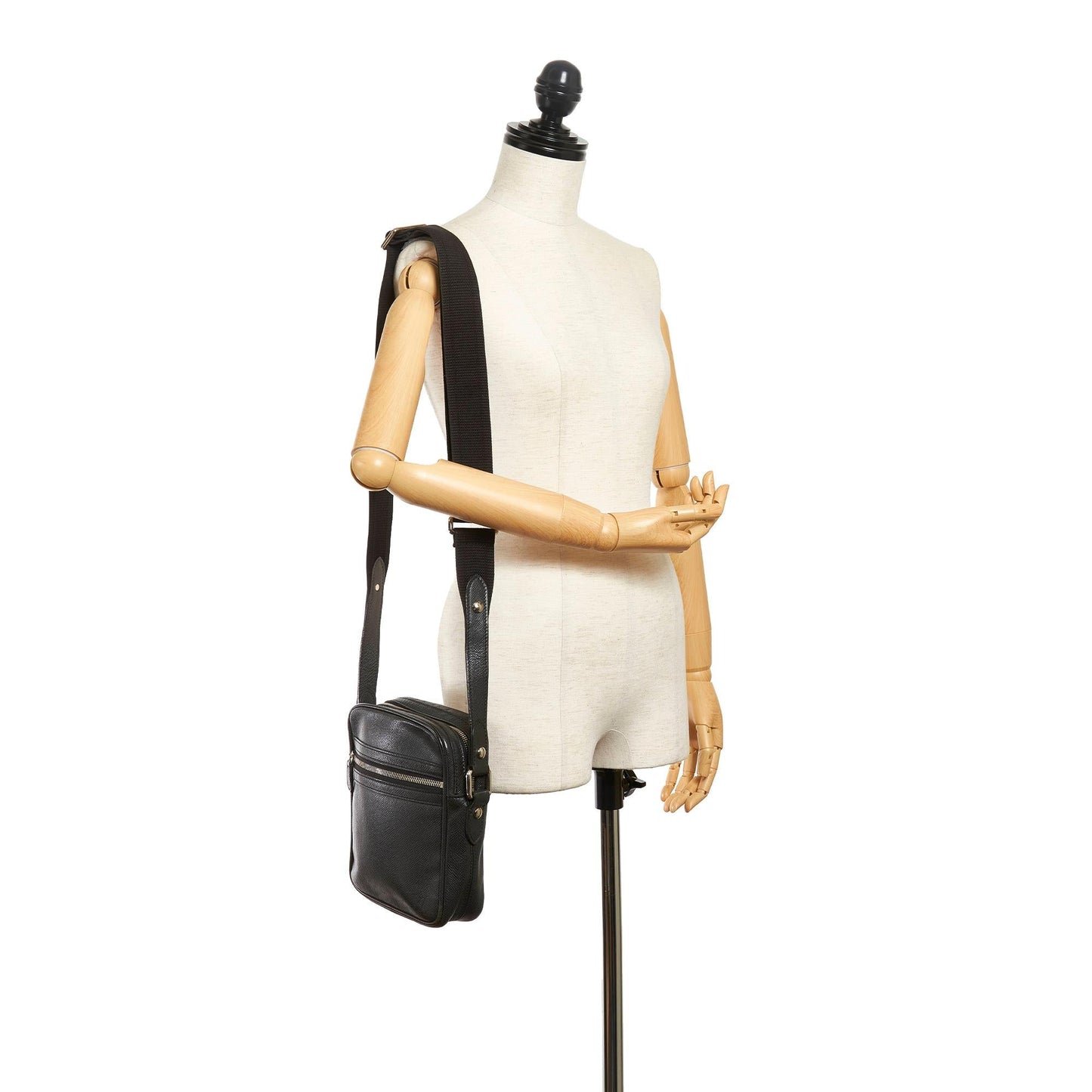Louis Vuitton Taiga Dimitri (SHG-31714)