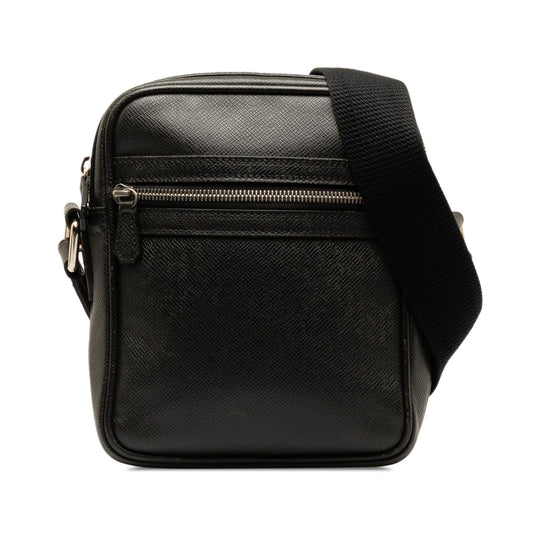 Louis Vuitton Taiga Dimitri (SHG-IIYDM1)