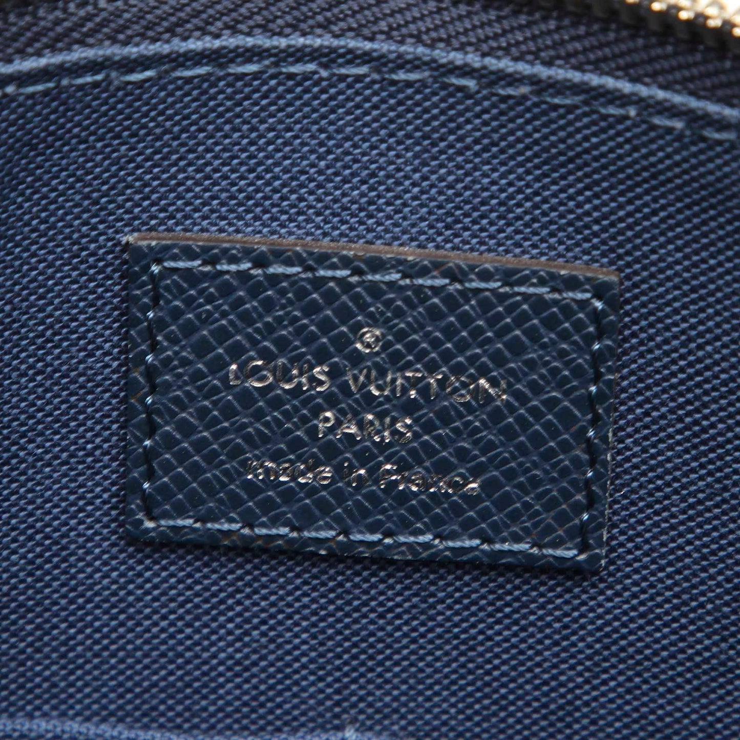 Louis Vuitton Taiga Grigori MM (SHG-37404)
