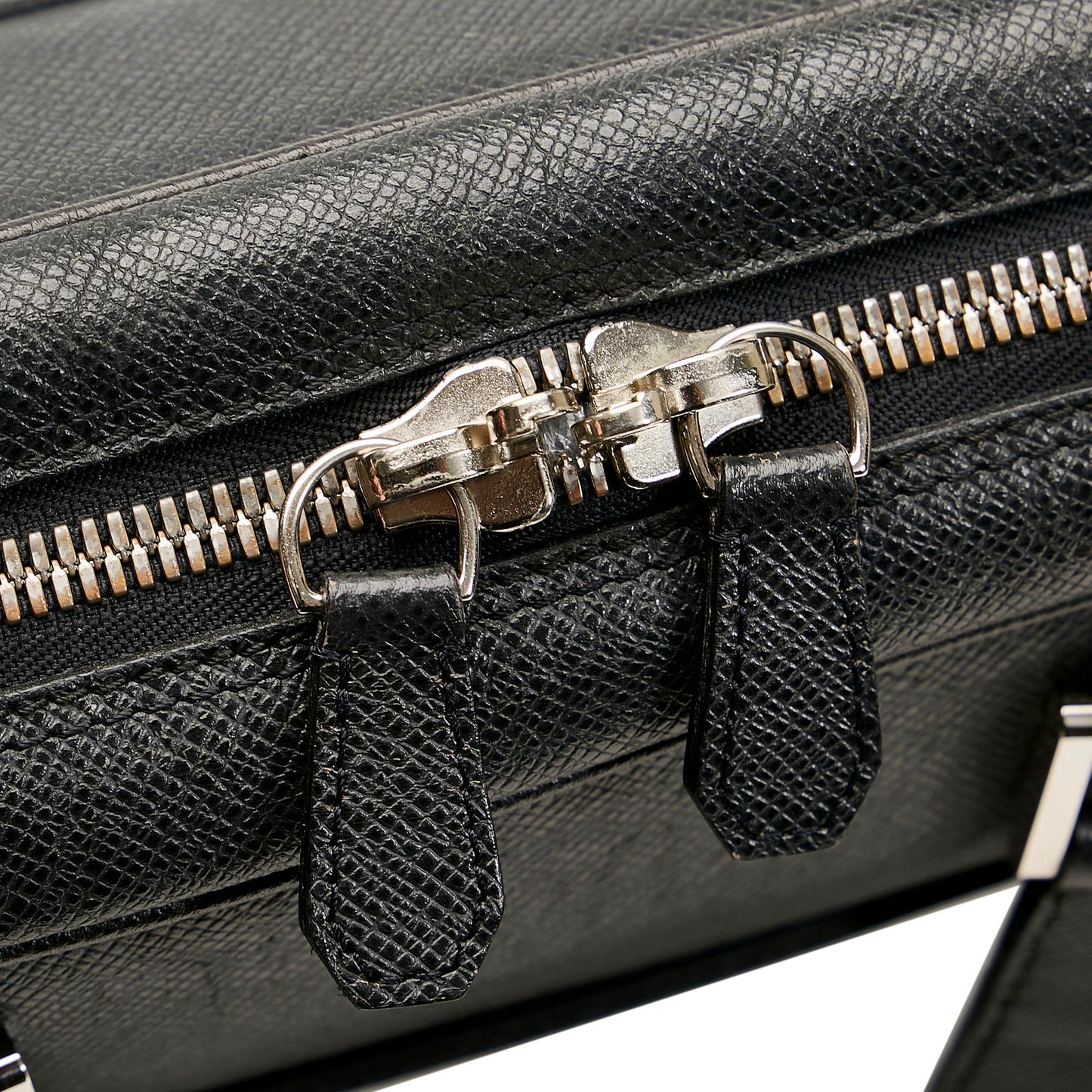 Louis Vuitton Taiga Igor Briefcase (SHG-35204)