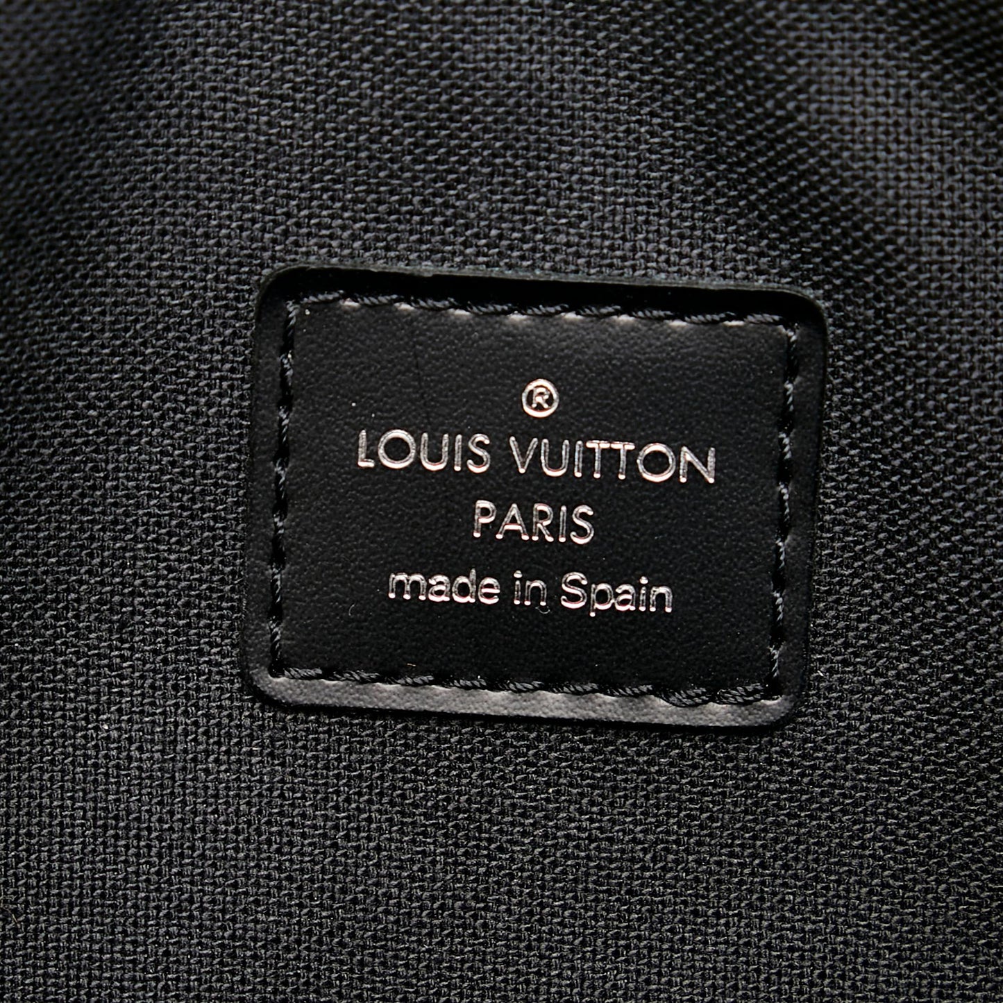 Louis Vuitton Taiga Kaluga Clutch Bag (SHG-26940)