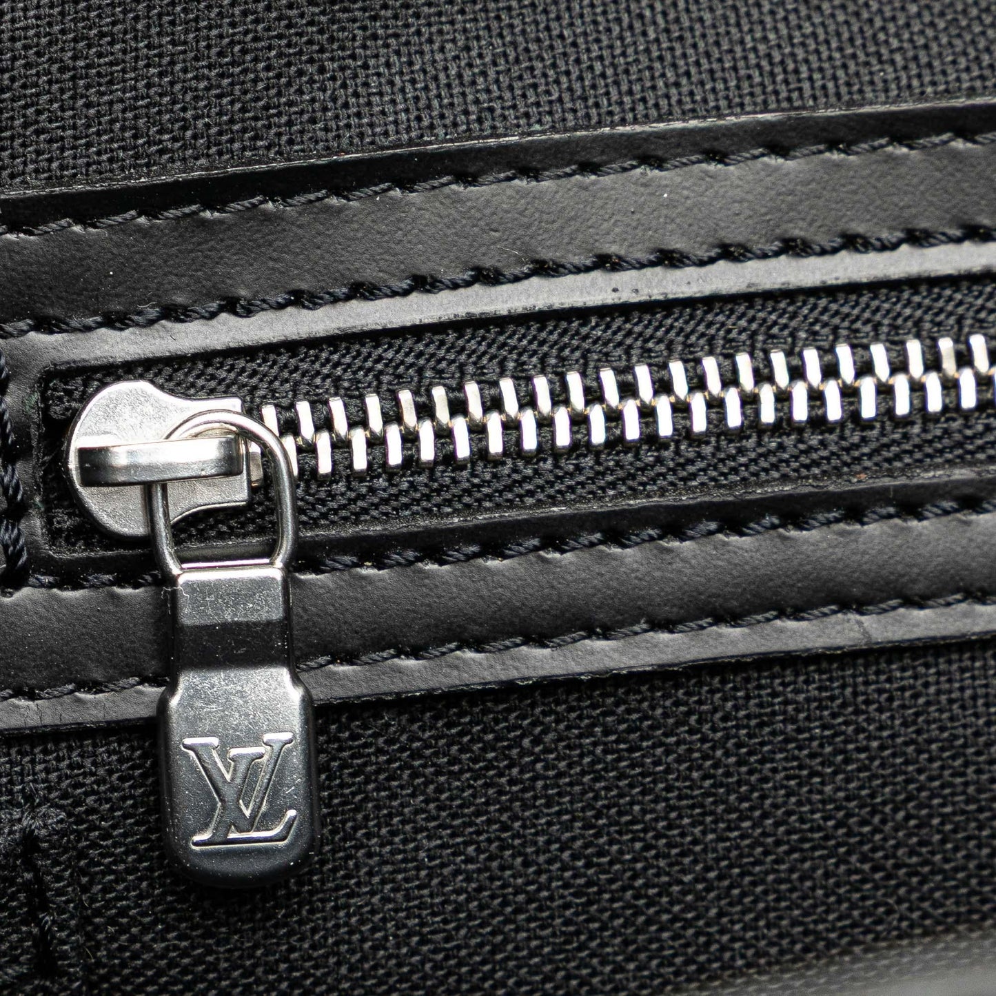 Louis Vuitton Taiga Kasbek PM