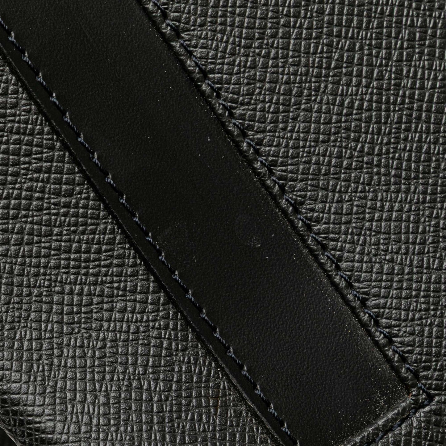 Louis Vuitton Taiga Kasbek PM