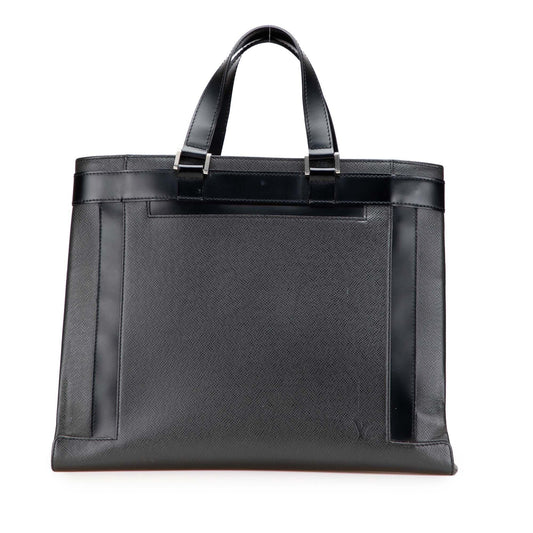 Louis Vuitton Taiga Kasbek PM