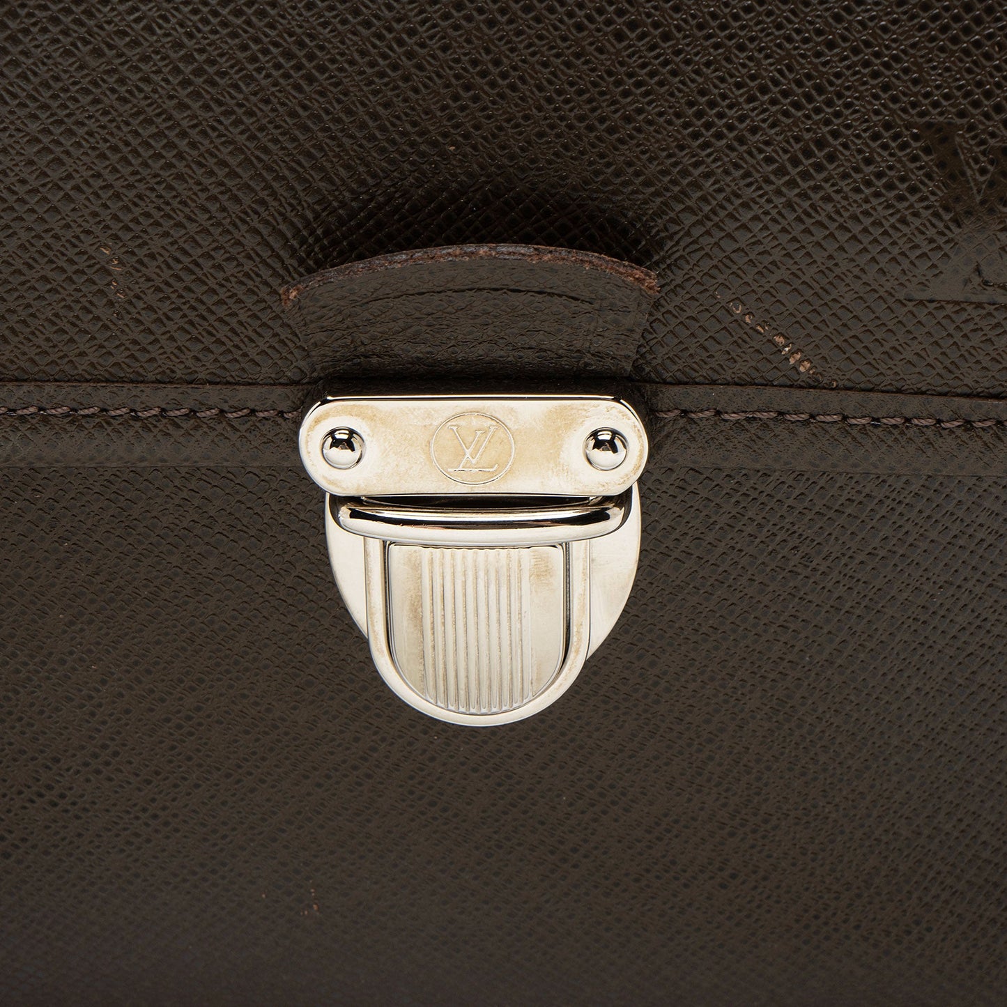 Louis Vuitton Taiga Leather Alexei Messenger