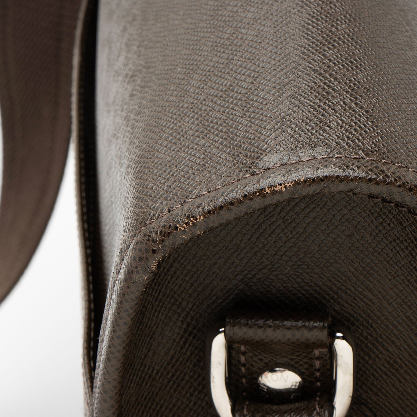 Louis Vuitton Taiga Leather Alexei Messenger