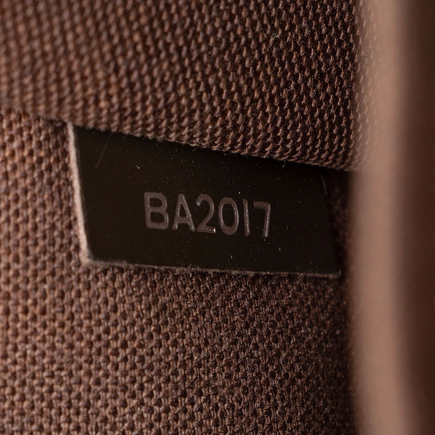 Louis Vuitton Taiga Leather Andrei Messenger (SHF-IYHH6n)