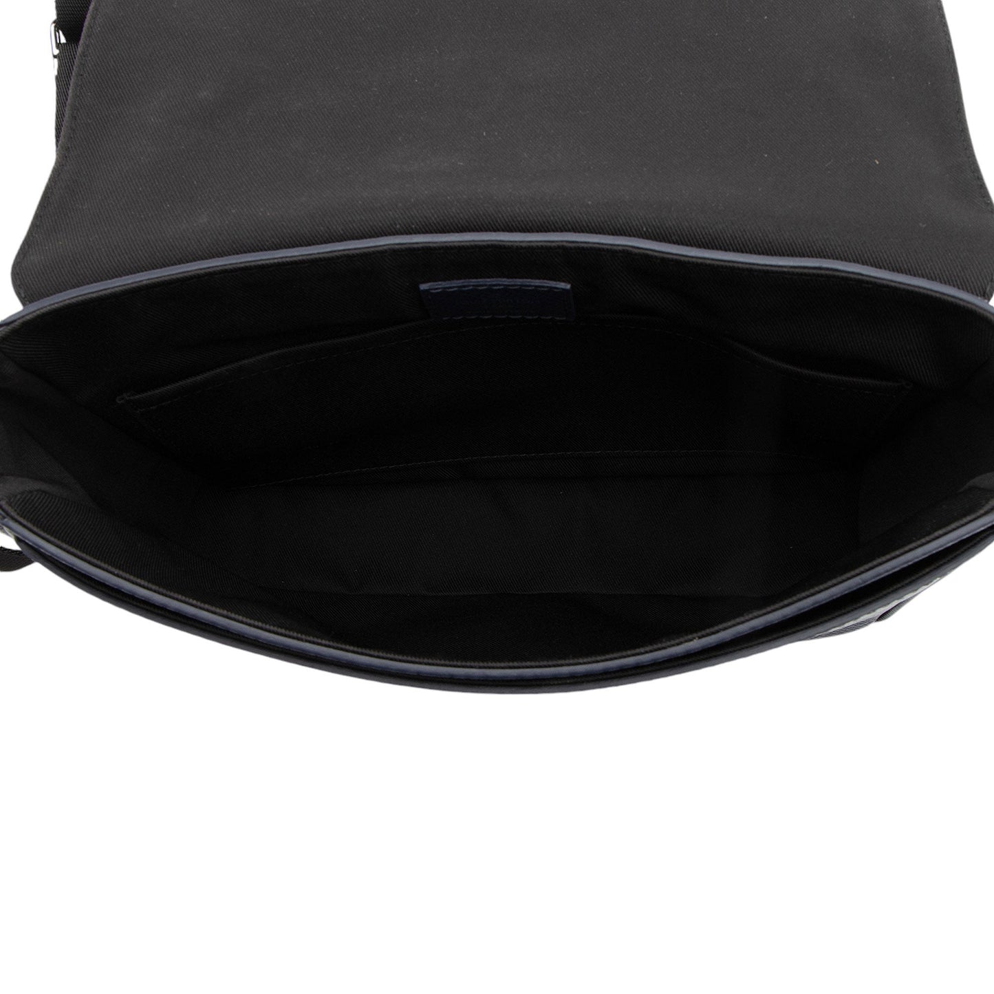 Louis Vuitton Taiga Leather District PM Messenger