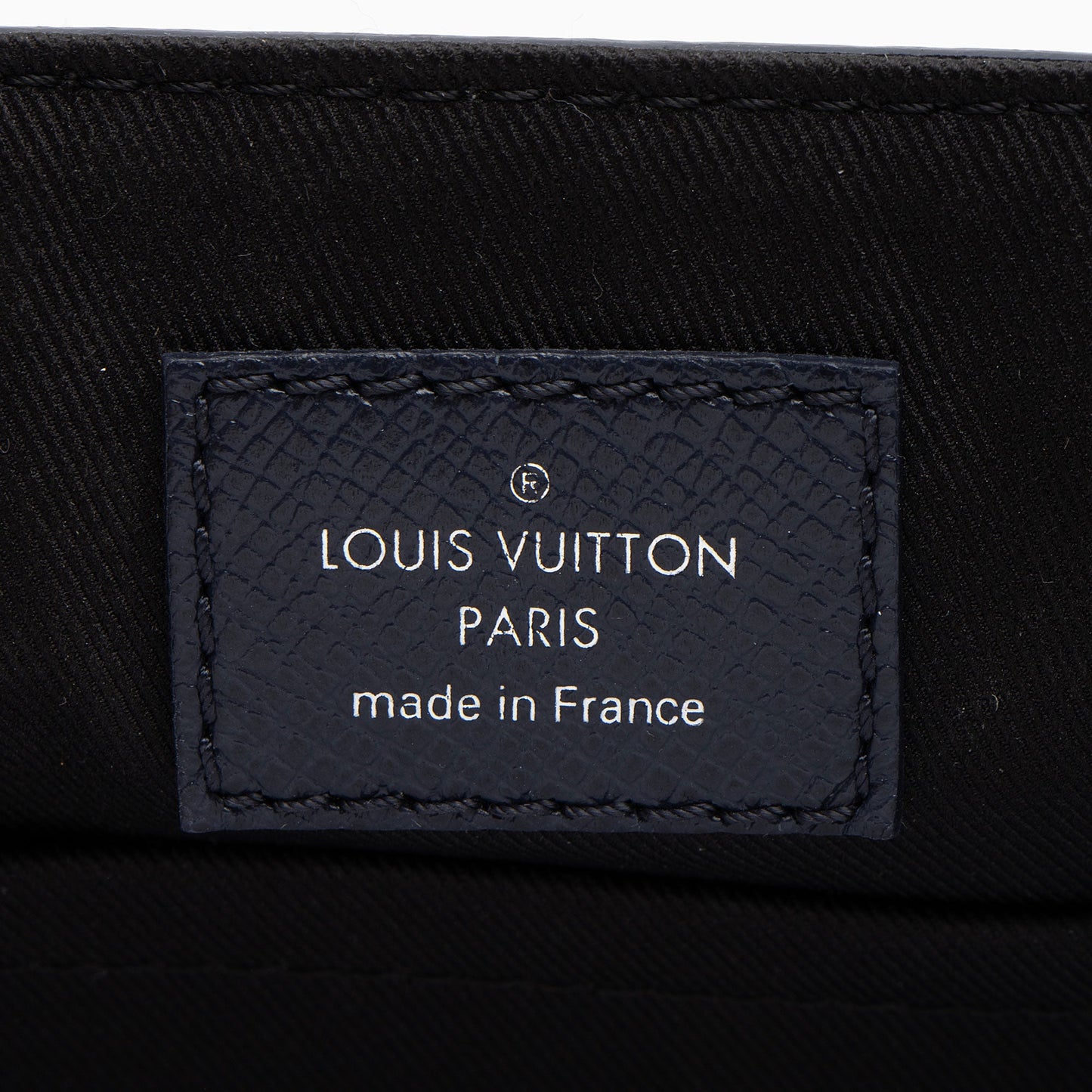 Louis Vuitton Taiga Leather District PM Messenger