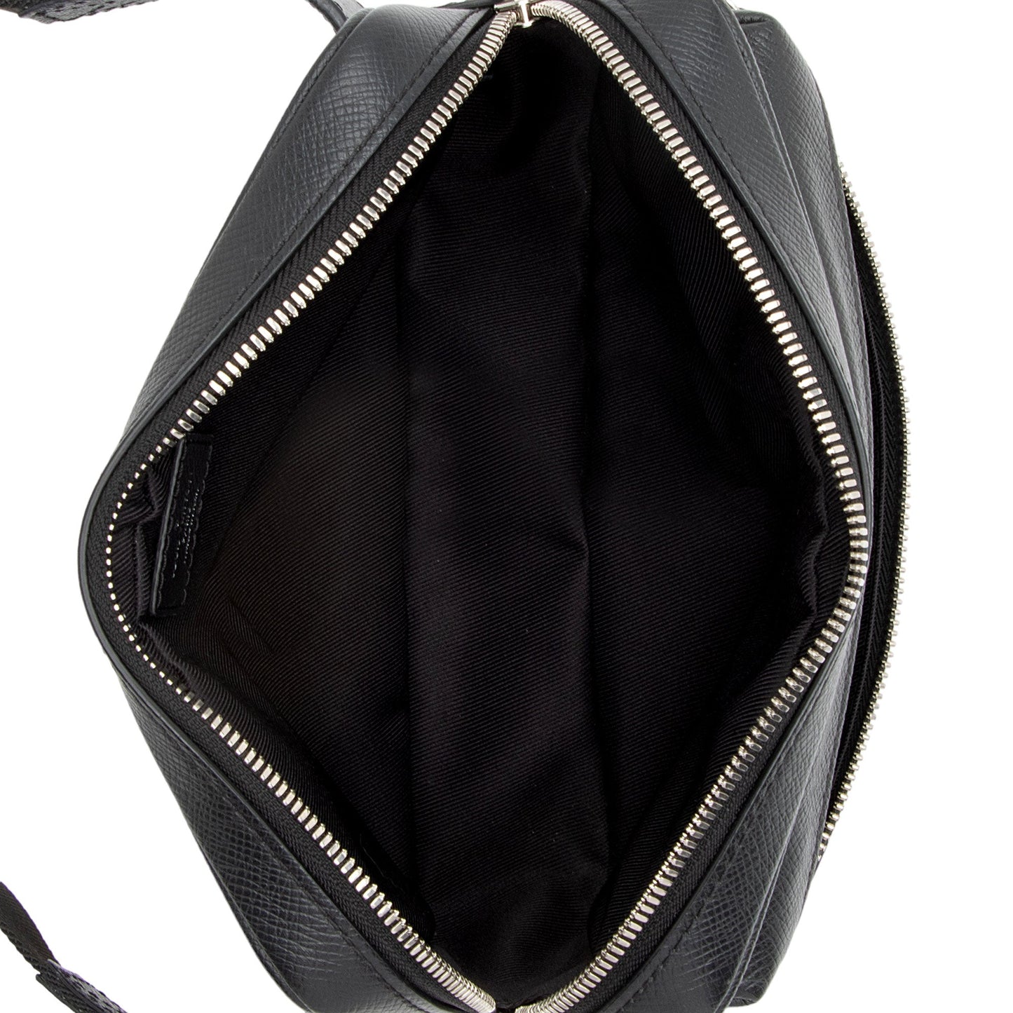 Louis Vuitton Taiga Leather Outdoor Bumbag (SHF-8TztVF)