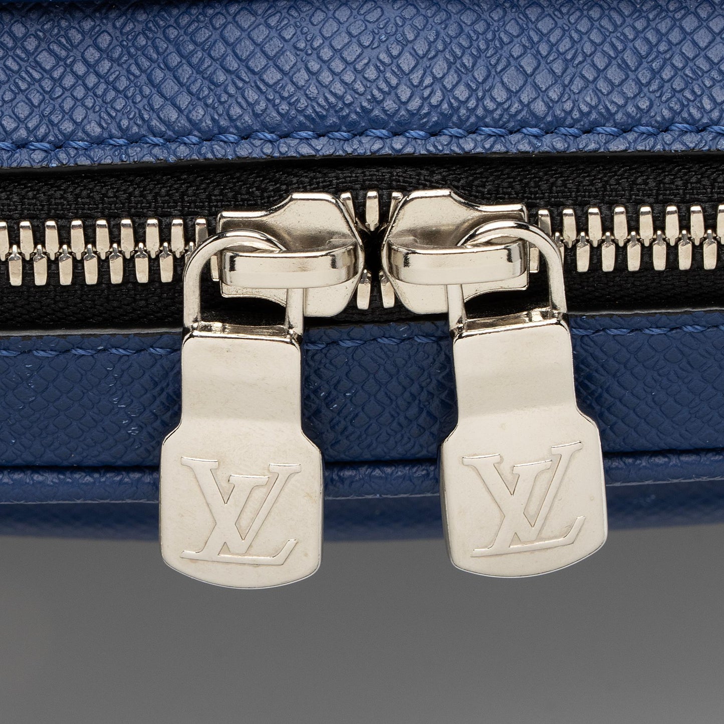 Louis Vuitton Taiga Leather Outdoor Messenger
