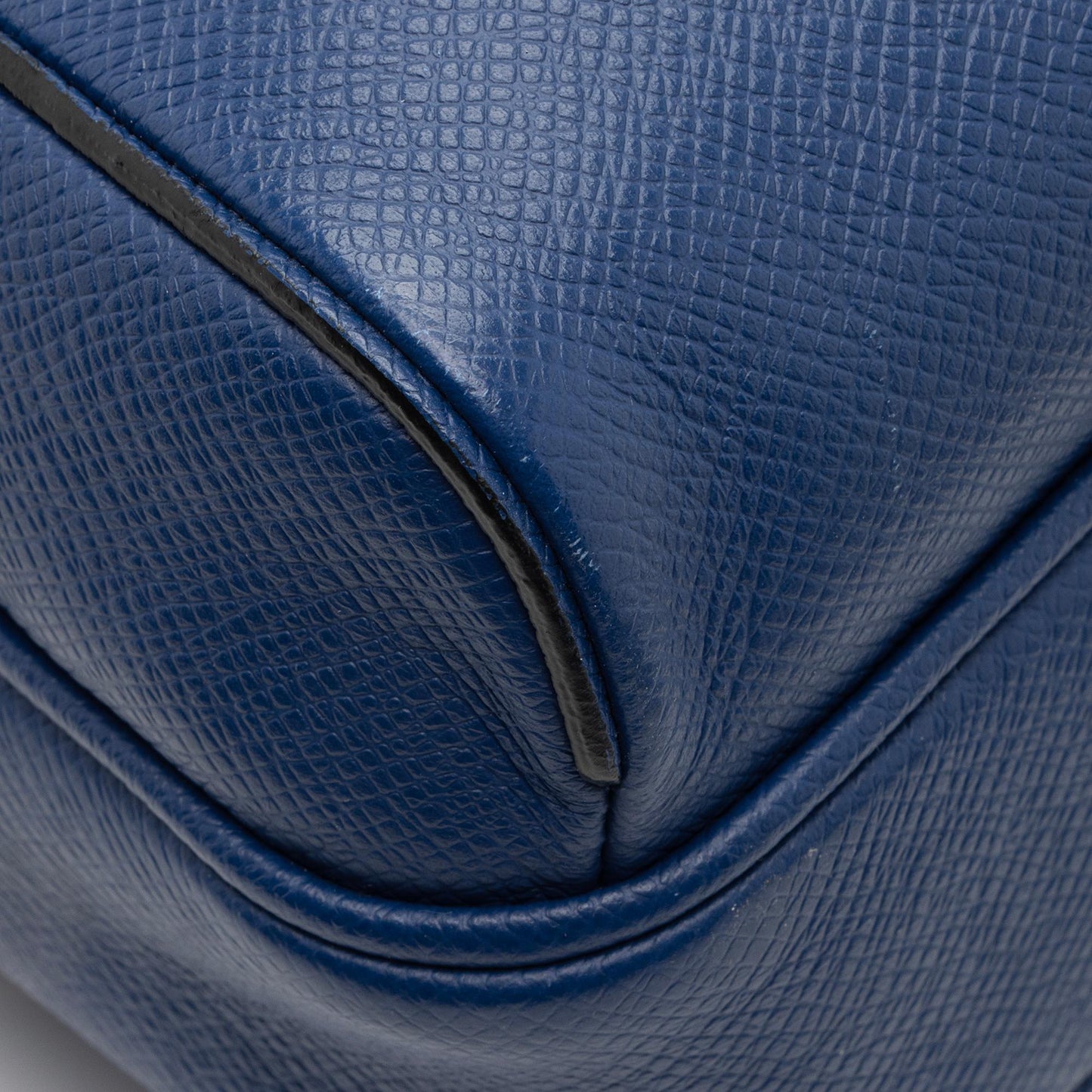 Louis Vuitton Taiga Leather Outdoor Messenger