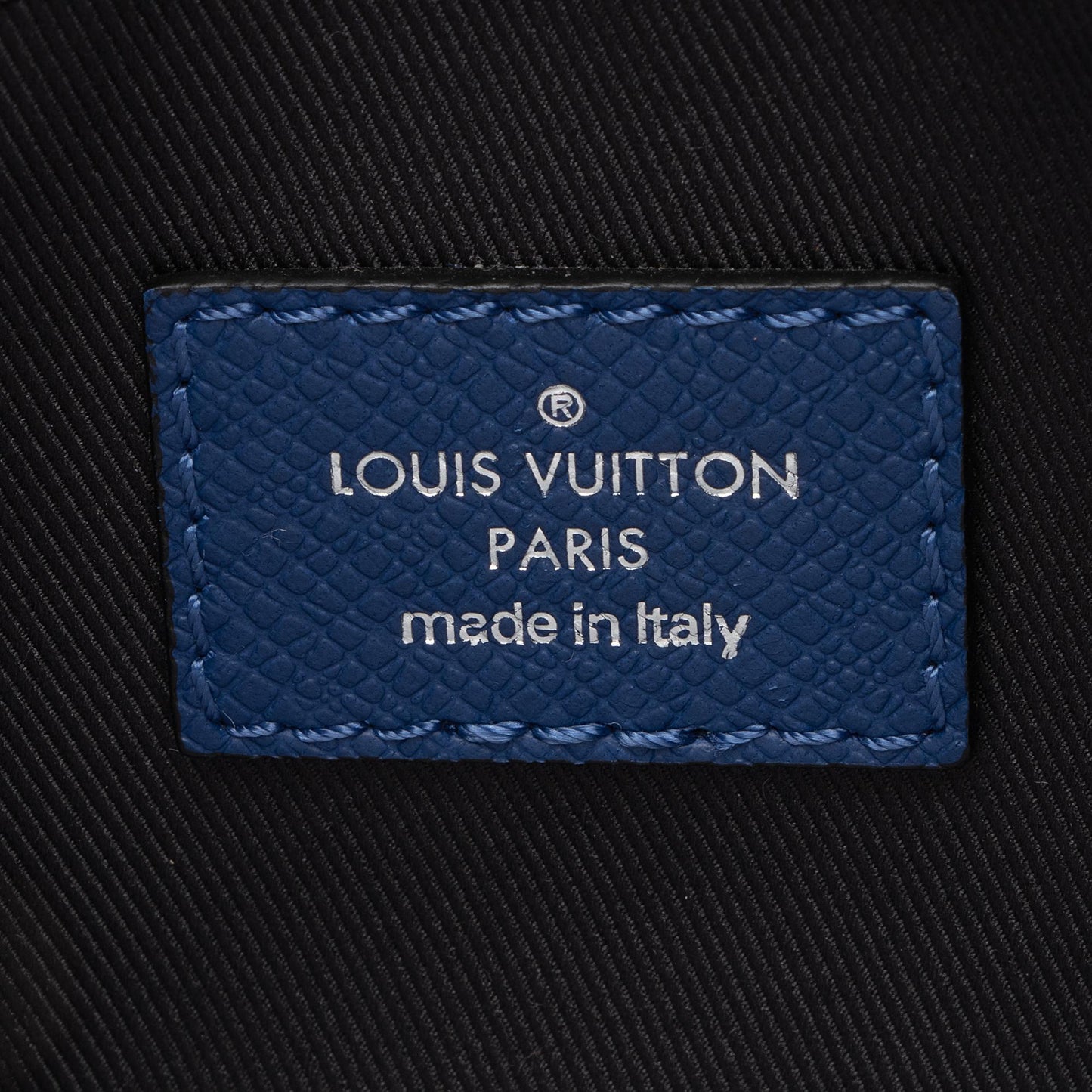 Louis Vuitton Taiga Leather Outdoor Messenger