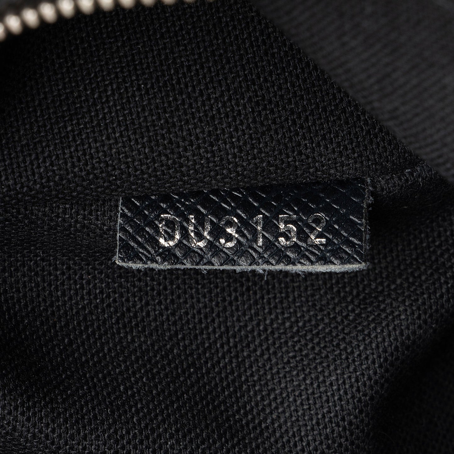 Louis Vuitton Taiga Leather Roman PM Messenger