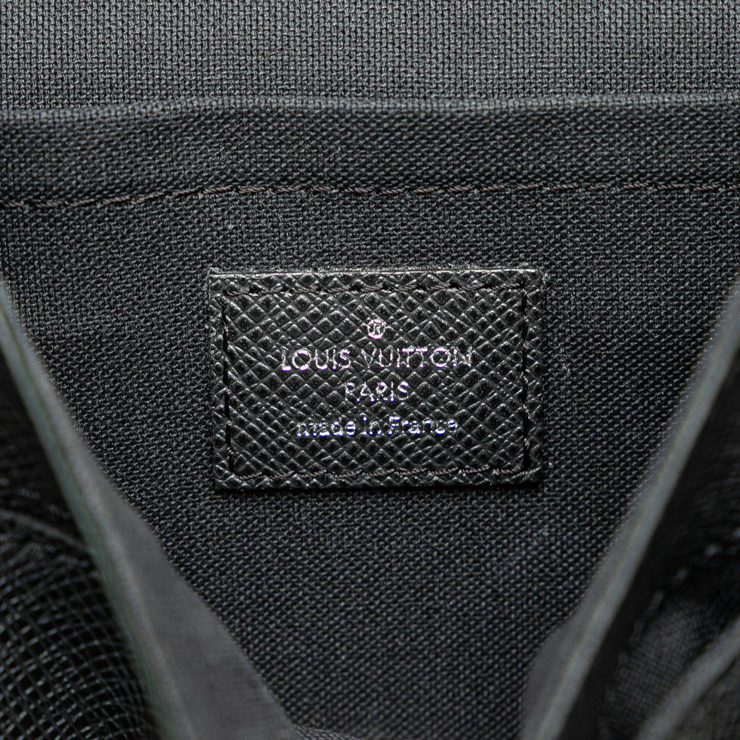 Louis Vuitton Taiga Luca
