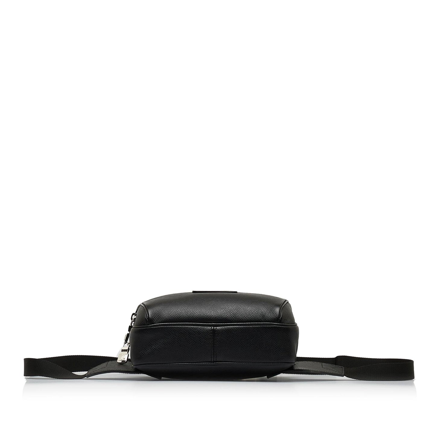 Louis Vuitton Taiga Outdoor Bumbag (SHG-9G6sal)