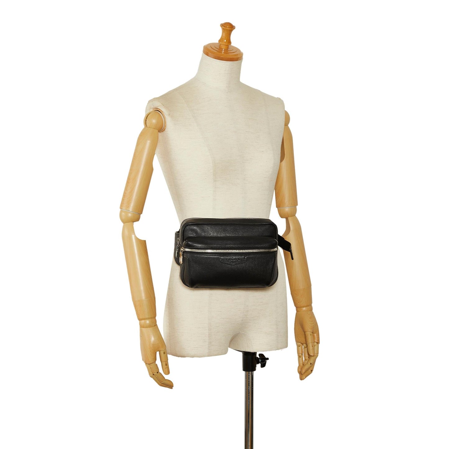 Louis Vuitton Taiga Outdoor Bumbag