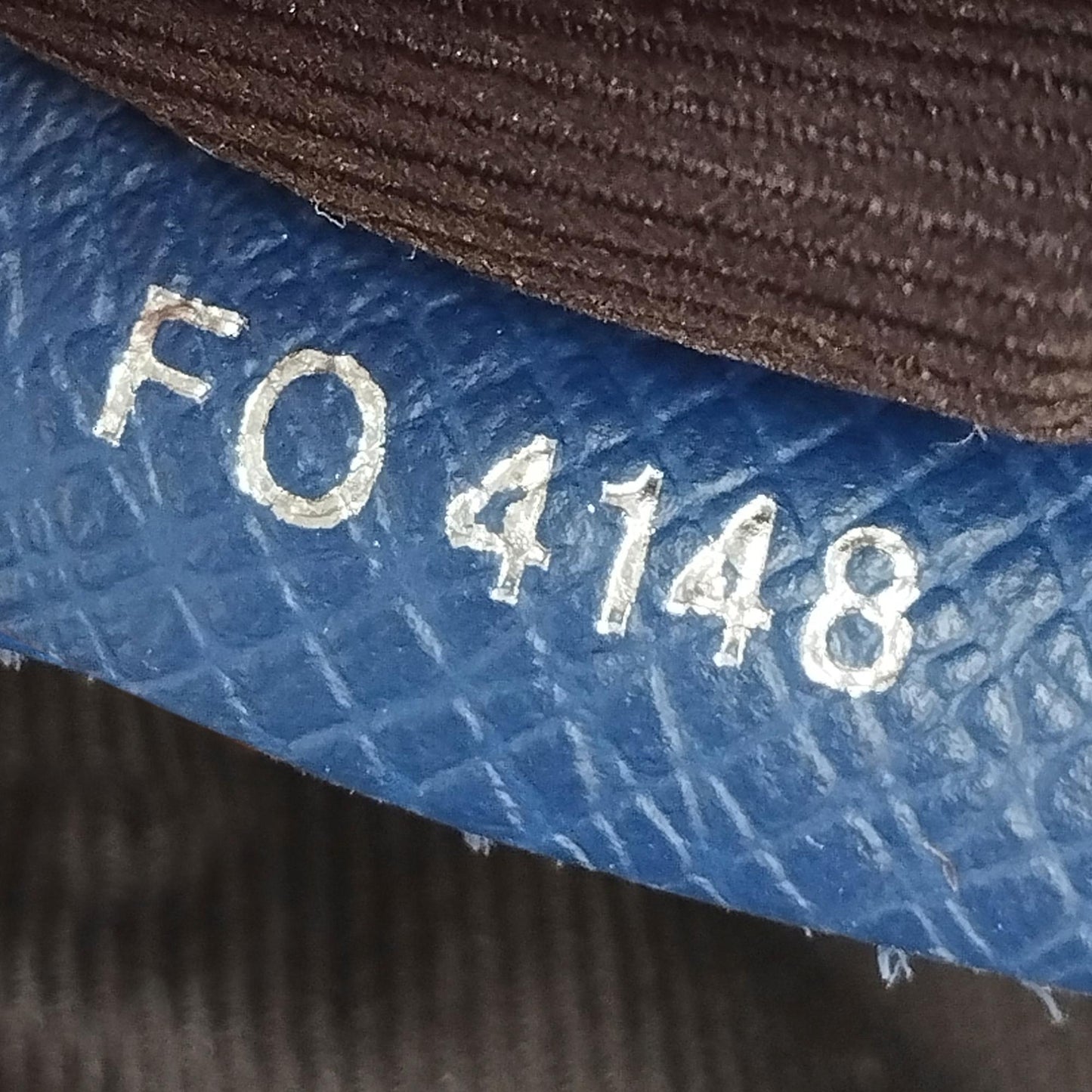 Louis Vuitton Taiga Outdoor Messenger PM (SHG-yMuxw1)