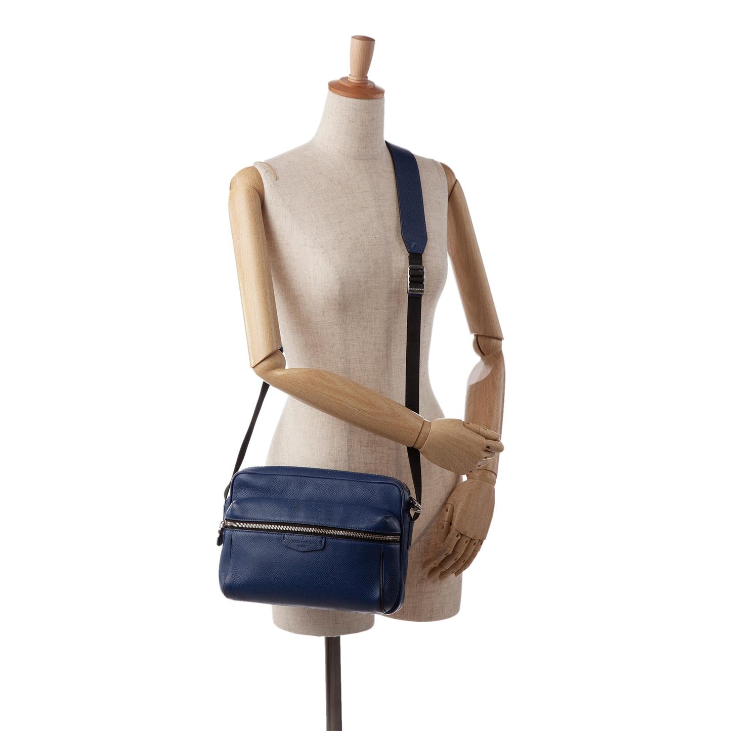 Louis Vuitton Taiga Outdoor Messenger PM (SHG-yMuxw1)