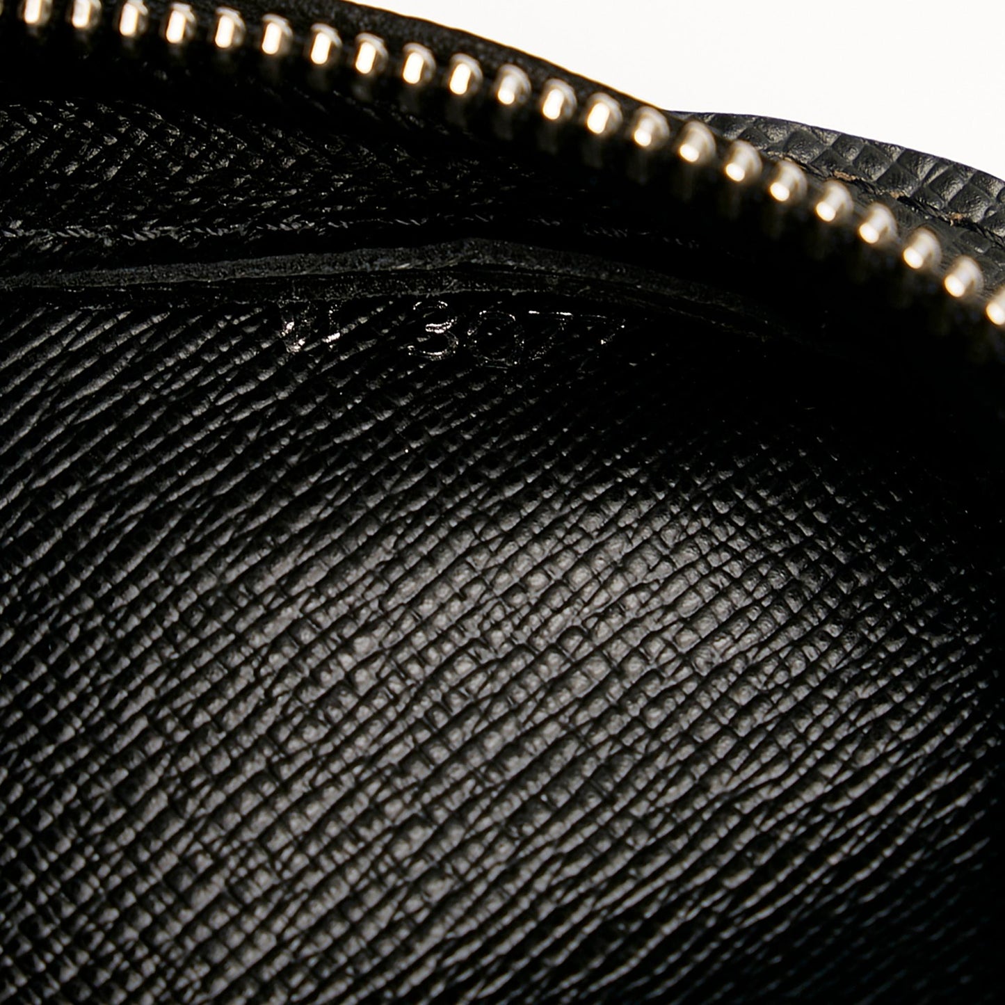Louis Vuitton Taiga Pochette Baikal (SHG-37920)
