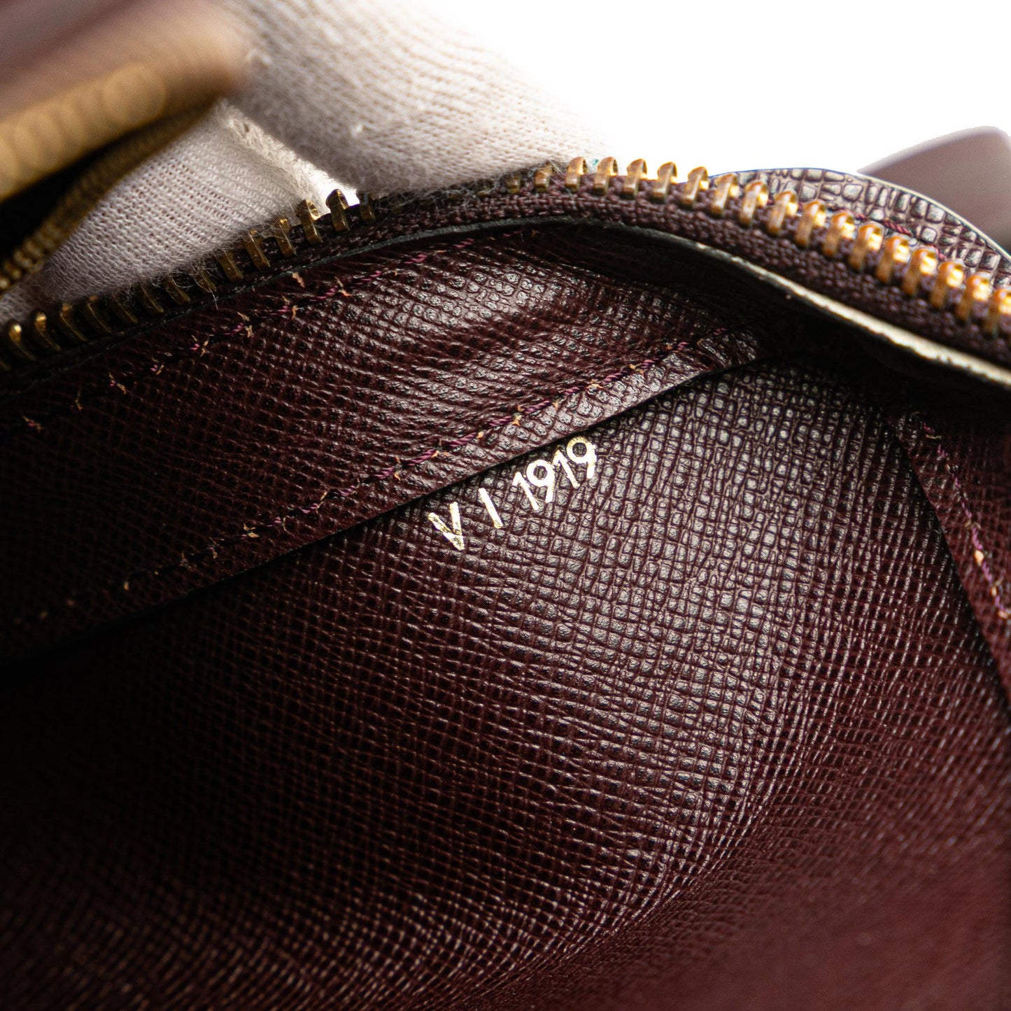 Louis Vuitton Taiga Pochette Baikal