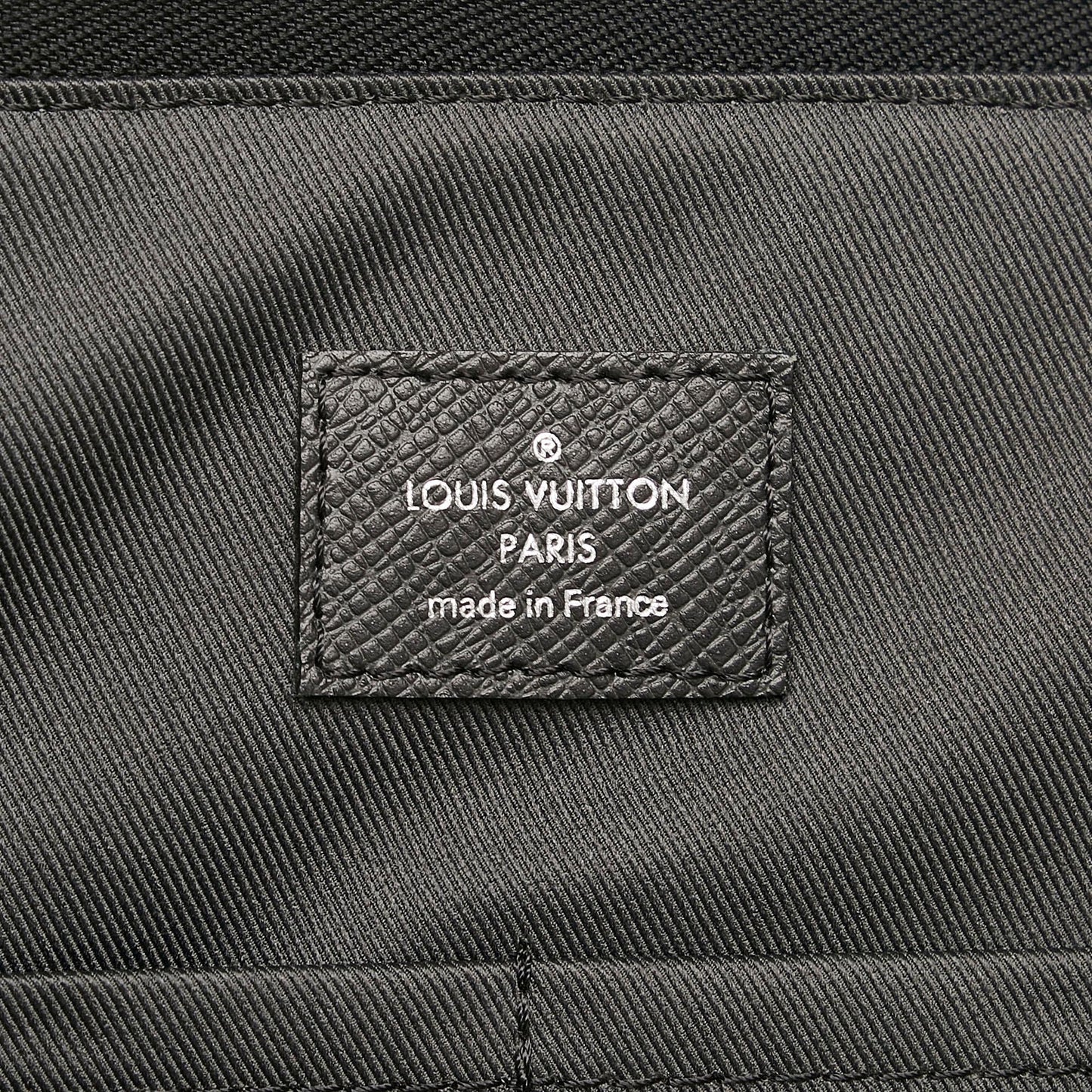 Louis Vuitton Taiga Porte Documents Slim Laptop Bag (SHG-32784)