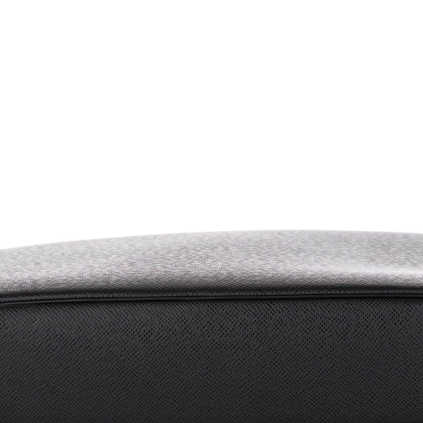 Louis Vuitton Taiga Porte Ordinateur Odessa (SHG-27047)
