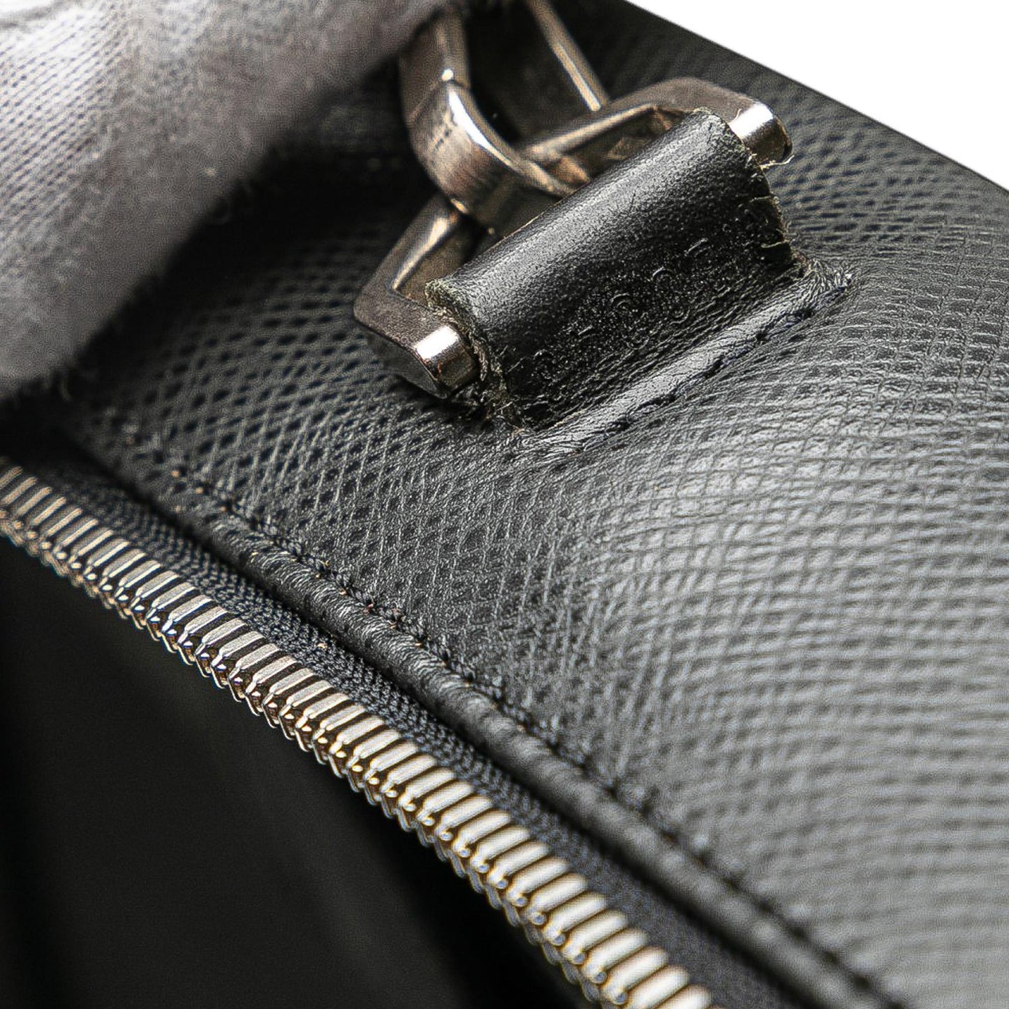 Louis Vuitton Taiga Porte Ordinateur Odessa