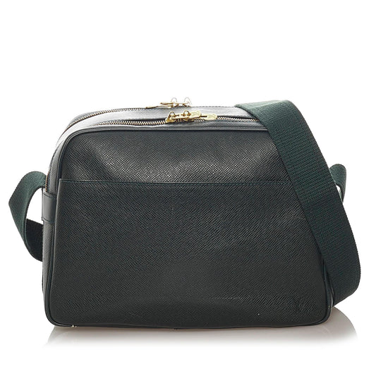 Louis Vuitton Taiga Reporter PM (SHG-28719)