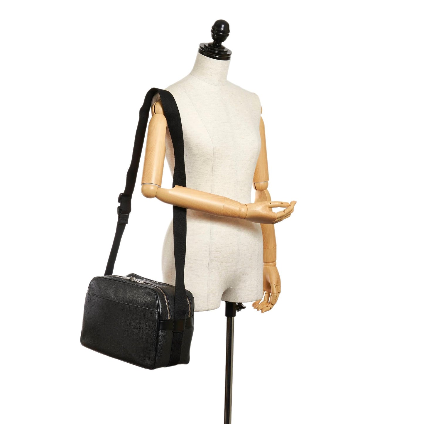 Louis Vuitton Taiga Reporter PM (SHG-30042)