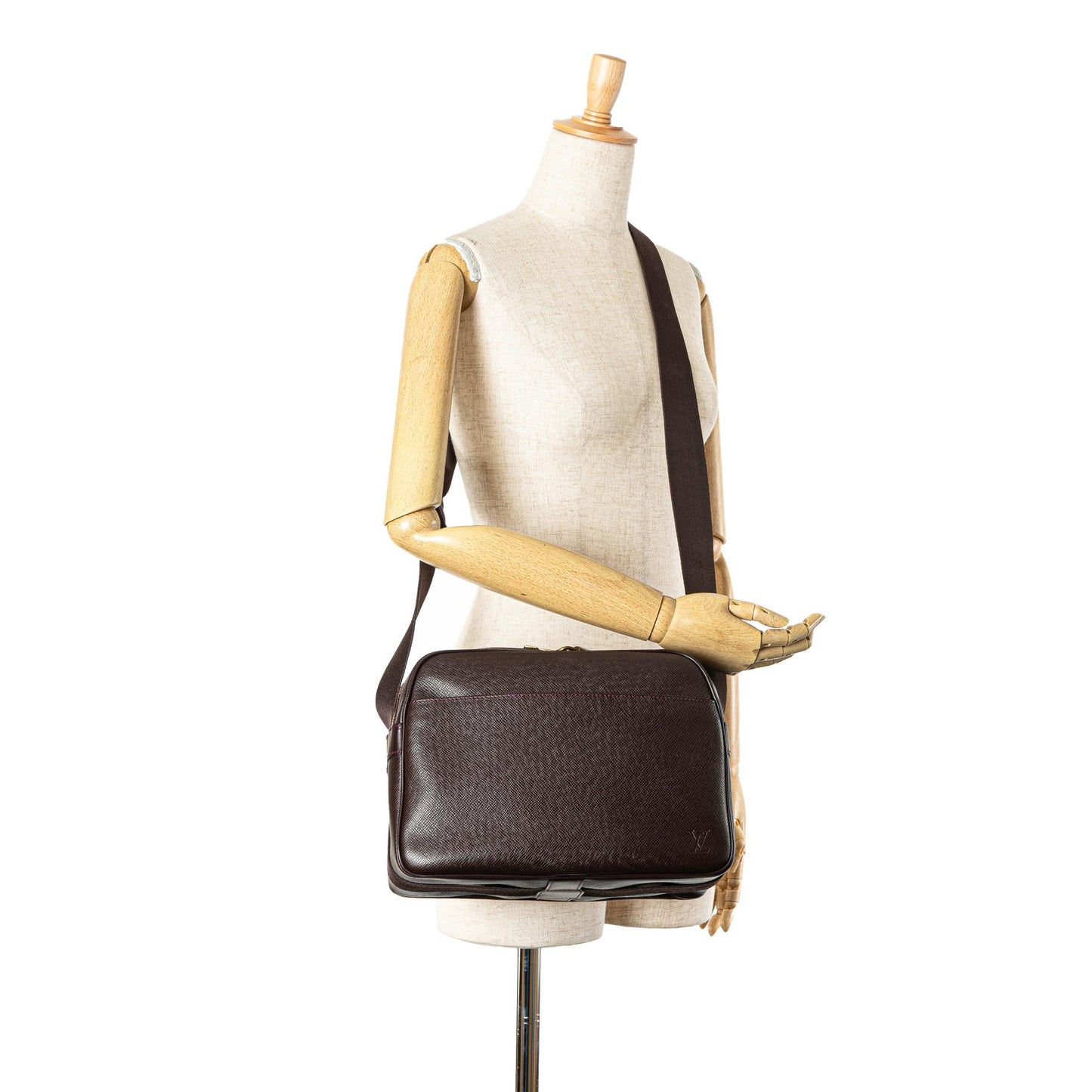 Louis Vuitton Taiga Reporter PM