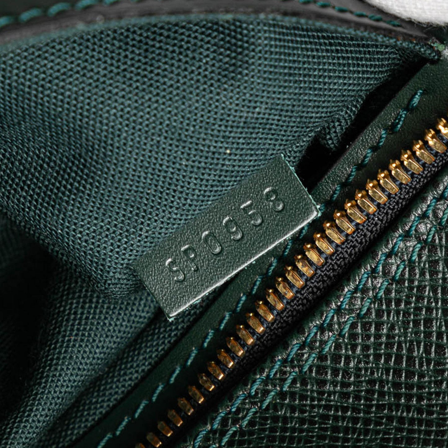 Louis Vuitton Taiga Reporter PM