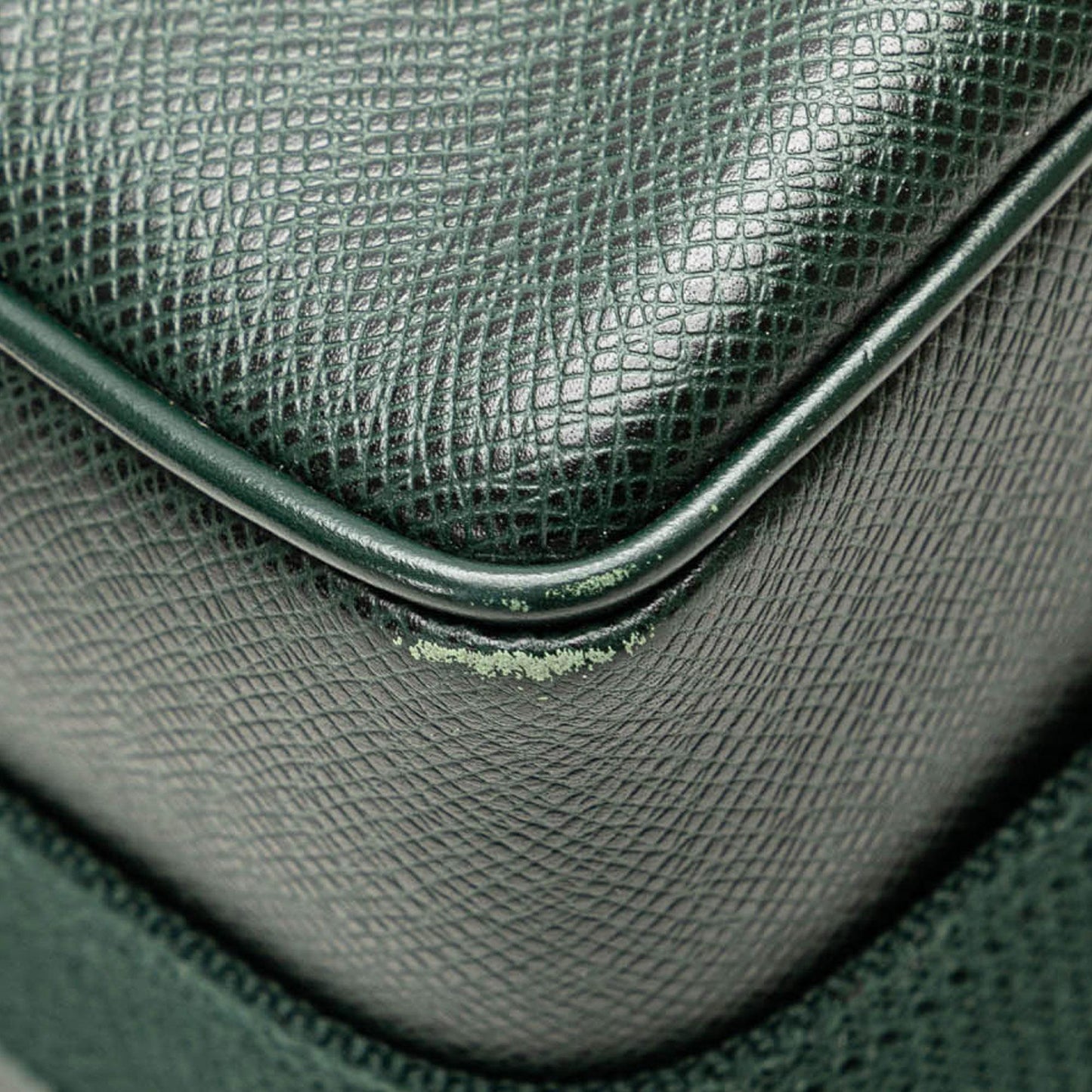 Louis Vuitton Taiga Reporter PM