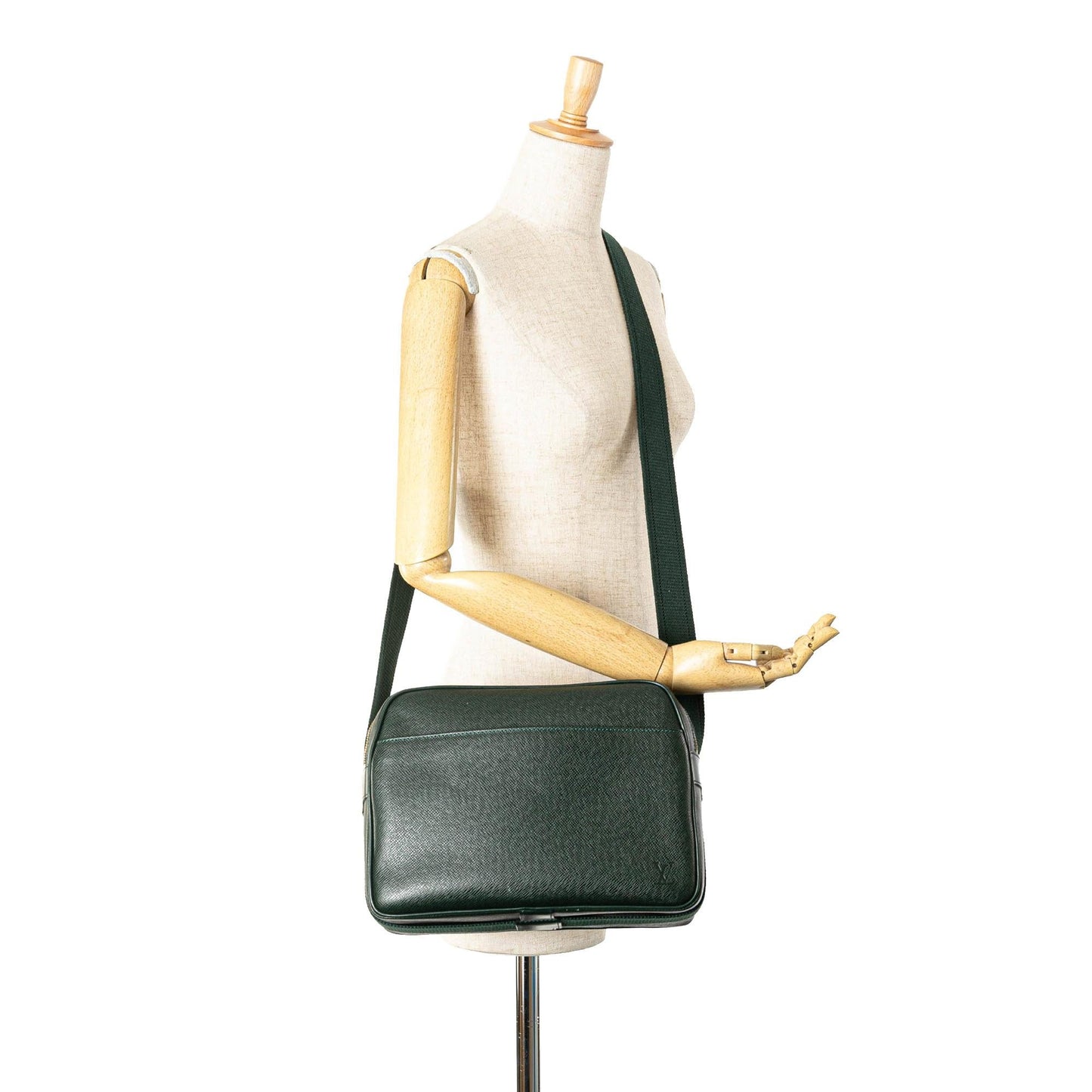 Louis Vuitton Taiga Reporter PM