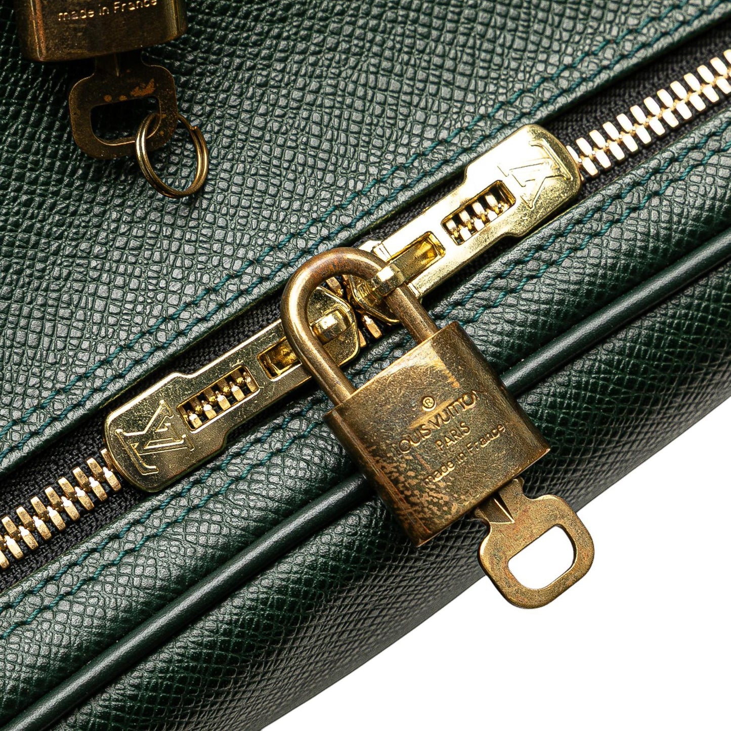 Louis Vuitton Taiga Reporter PM