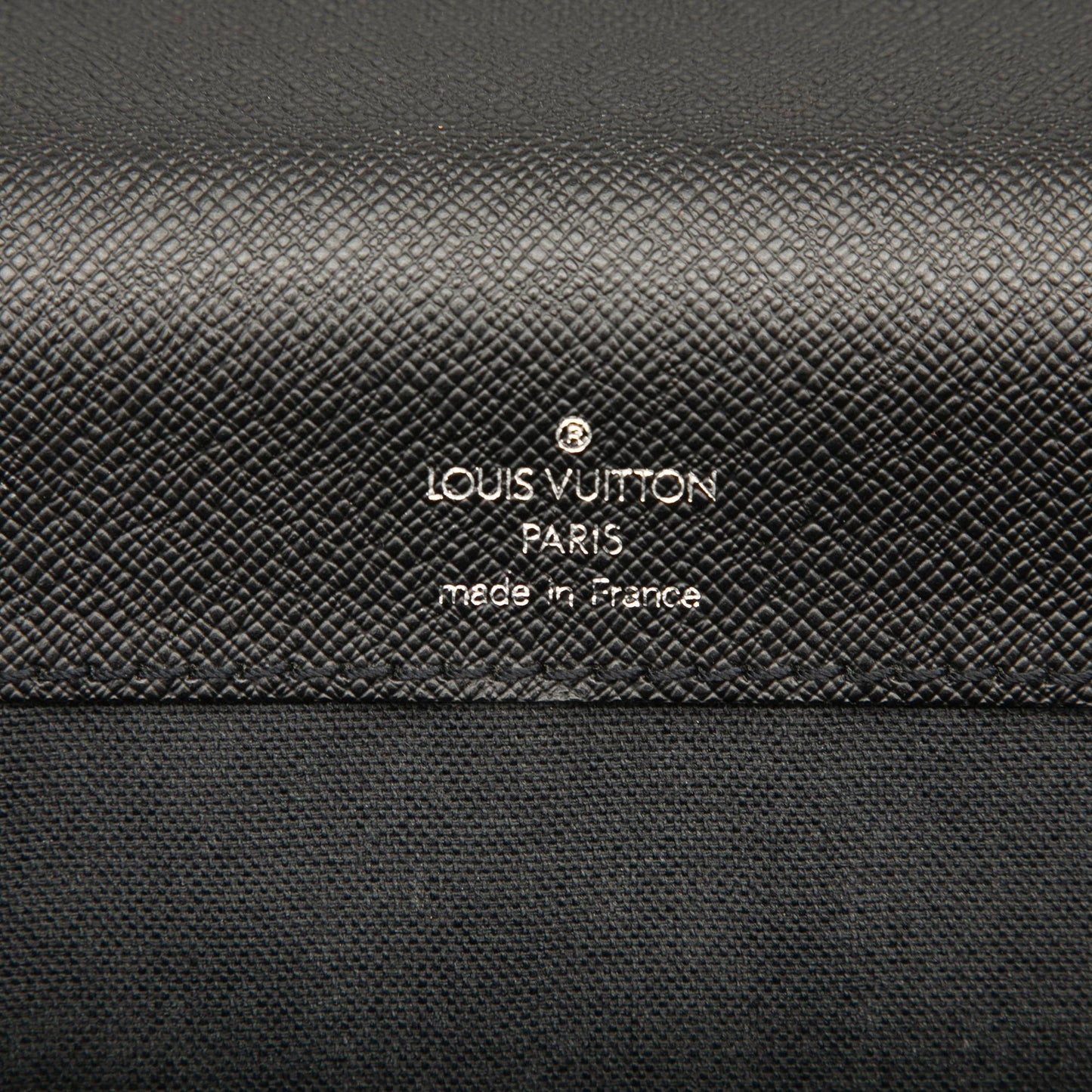 Louis Vuitton Taiga Robusto 1