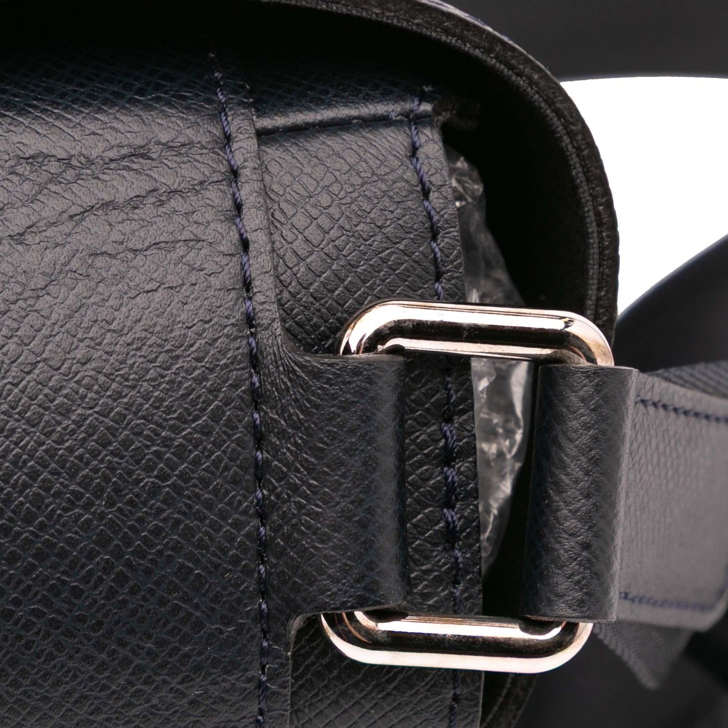 Louis Vuitton Taiga Roman MM