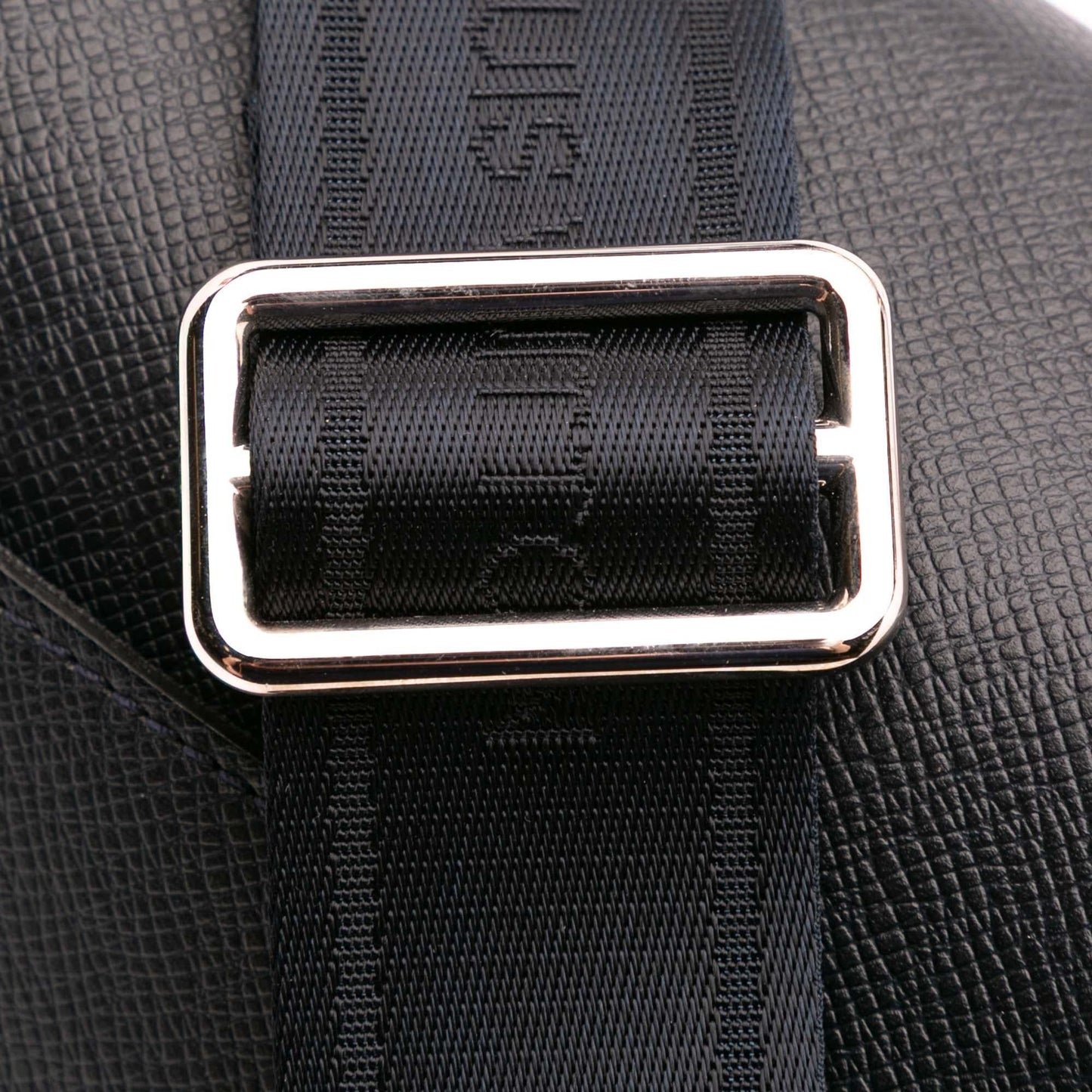 Louis Vuitton Taiga Roman MM