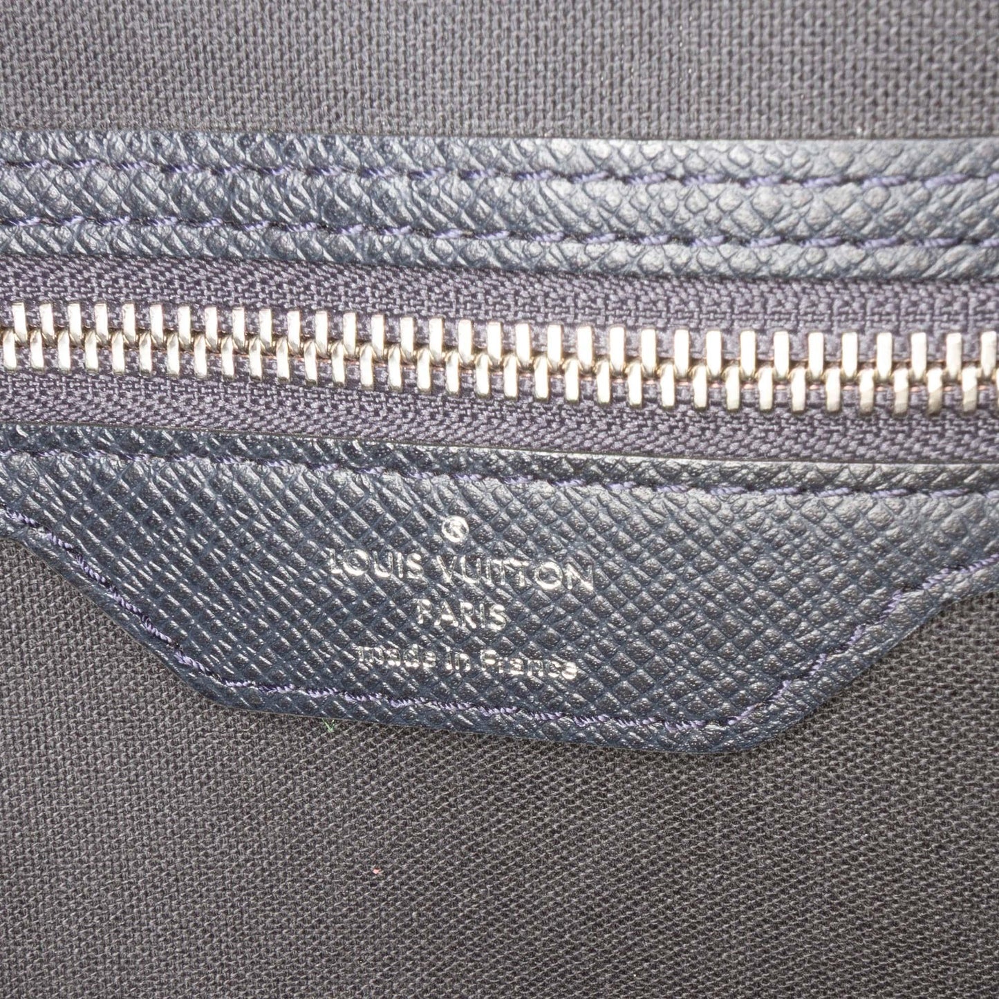 Louis Vuitton Taiga Roman MM