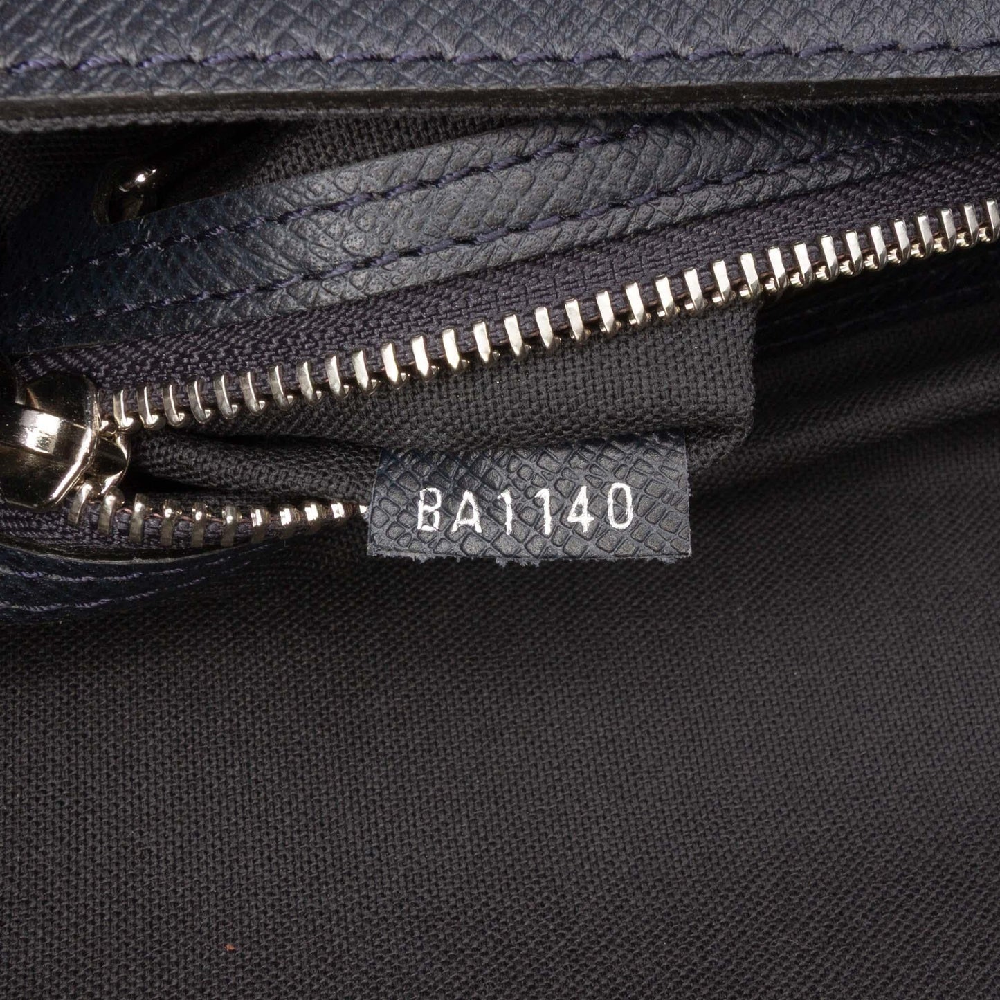 Louis Vuitton Taiga Roman MM
