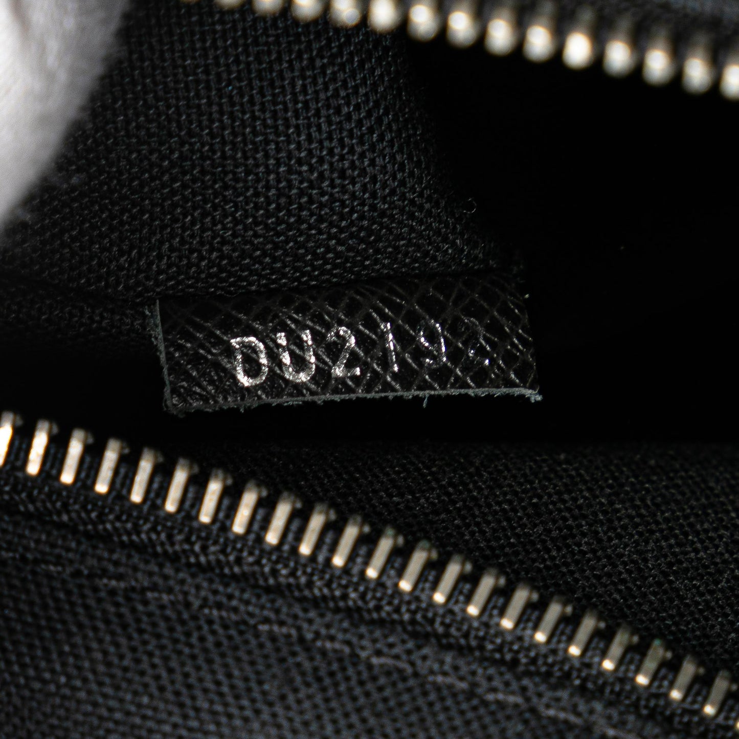 Louis Vuitton Taiga Roman PM