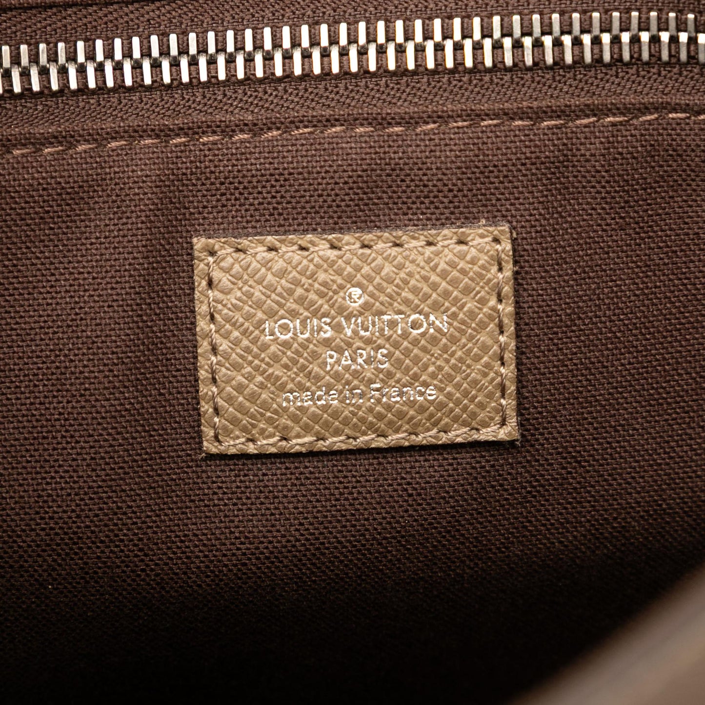 Louis Vuitton Taiga Roman PM