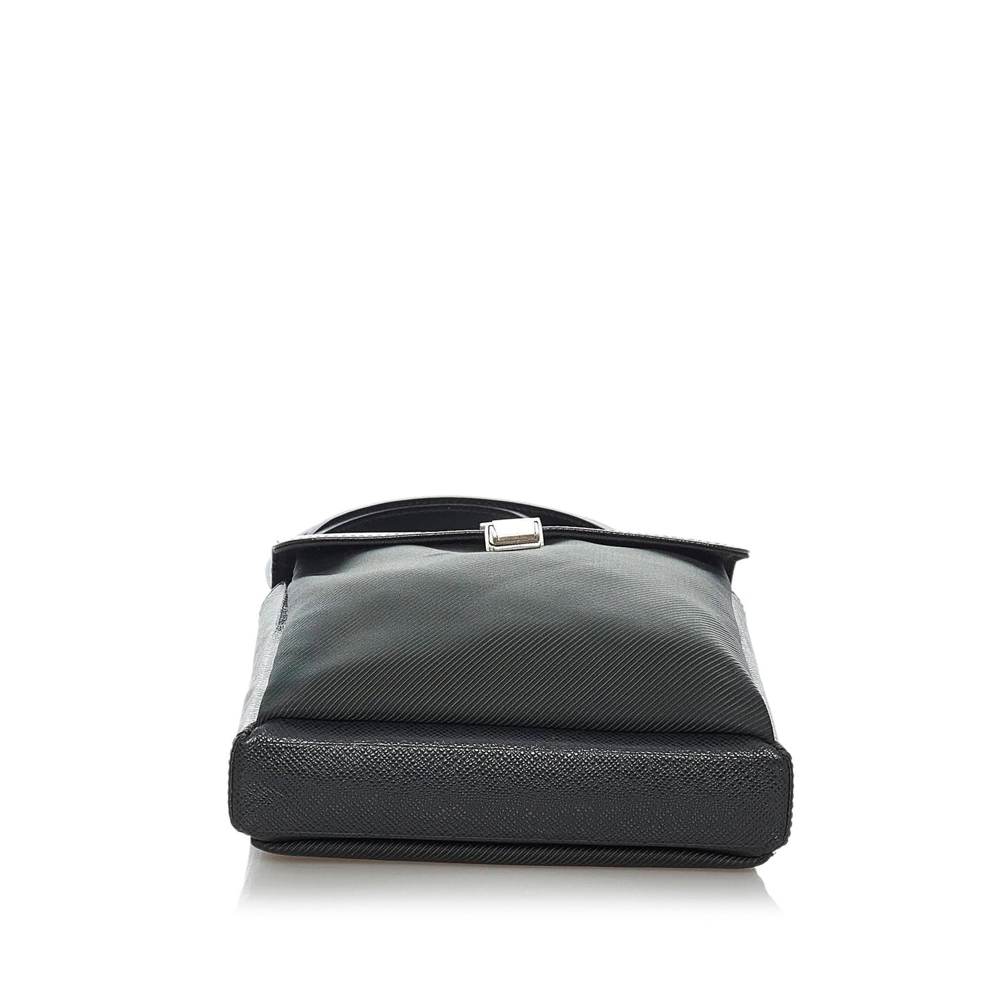 Louis Vuitton Taiga Saratov PM (SHG-29580)