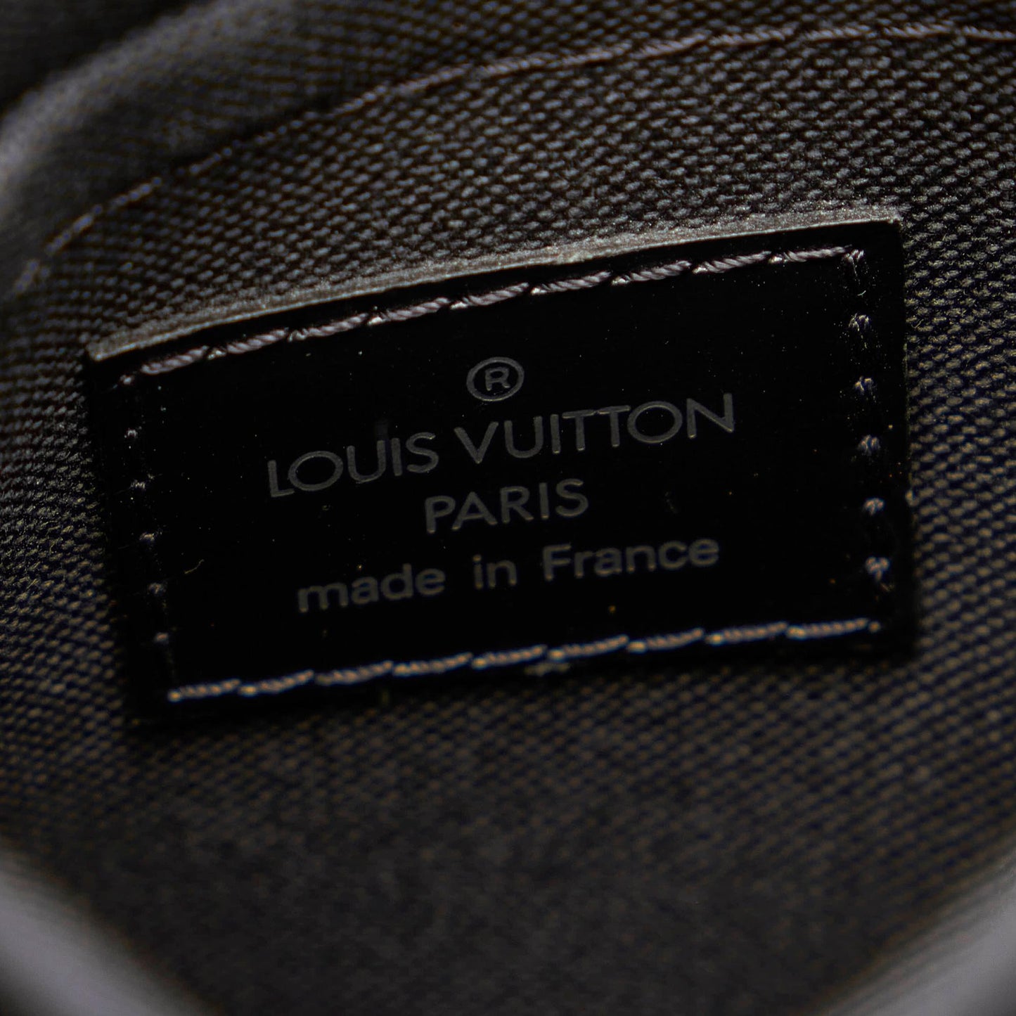 Louis Vuitton Taiga Saratov PM (SHG-29580)