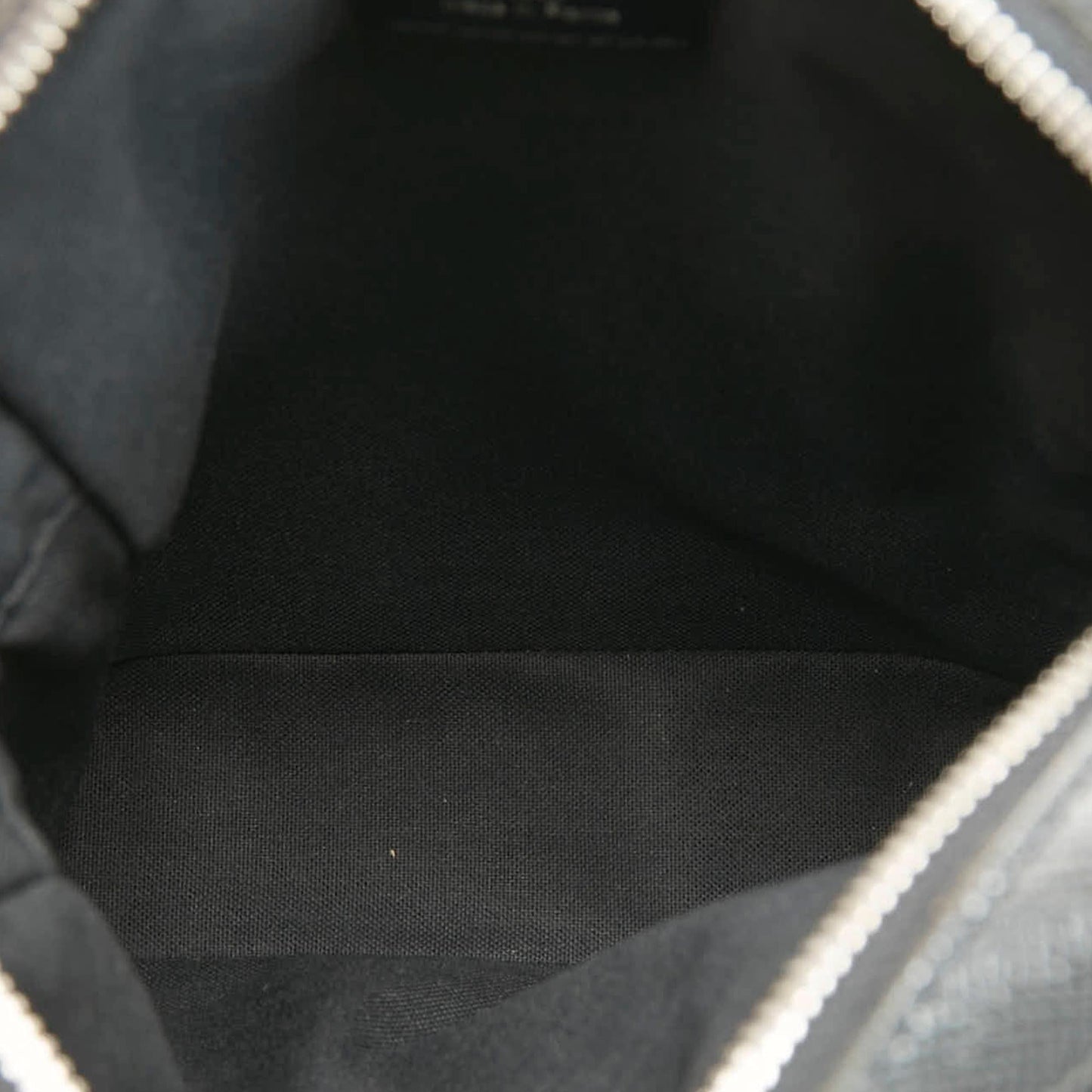 Louis Vuitton Taiga Sayan (SHG-34629)
