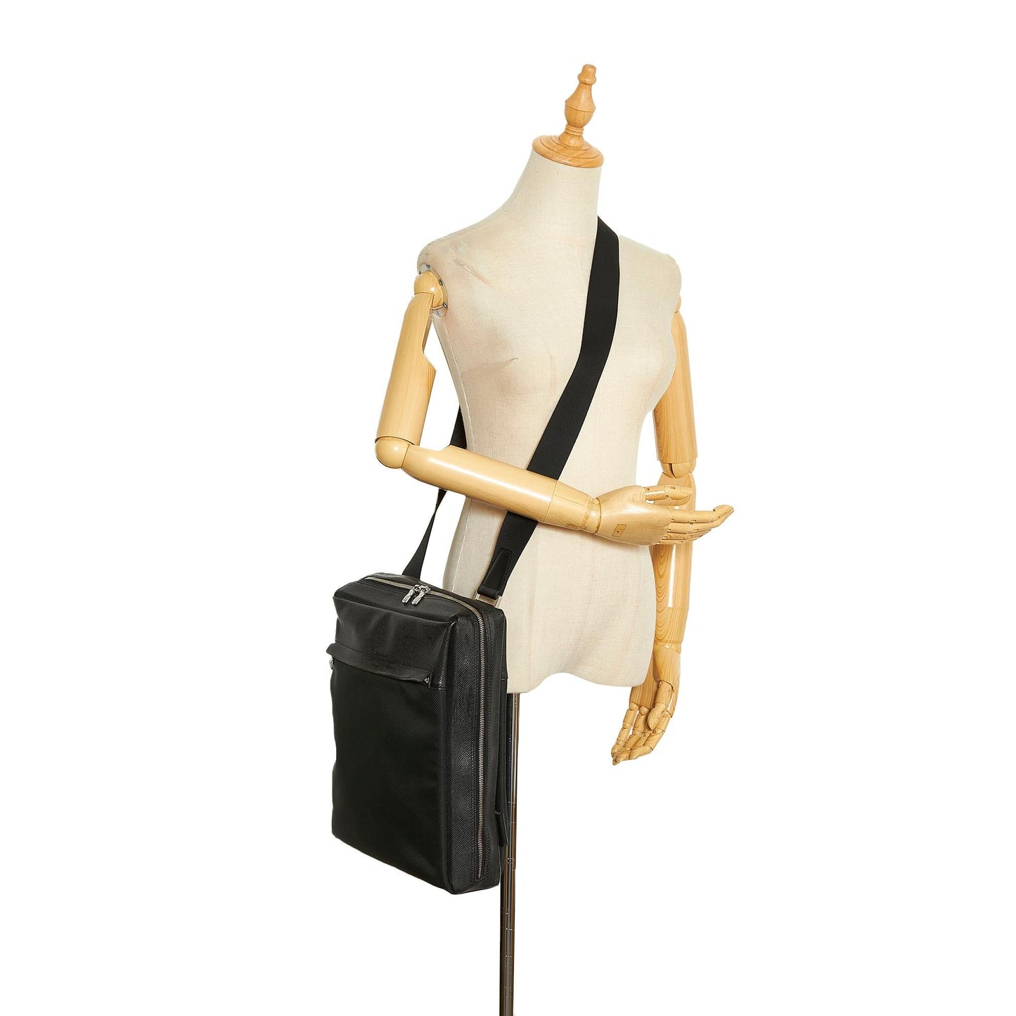 Louis Vuitton Taiga Sayan (SHG-dzbalD)