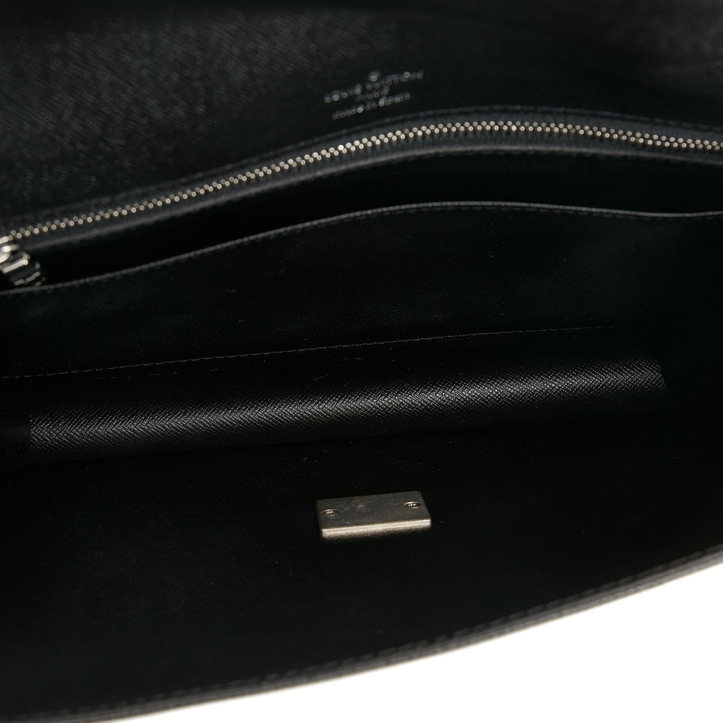 Louis Vuitton Taiga Selenga (SHG-ac5zUF)