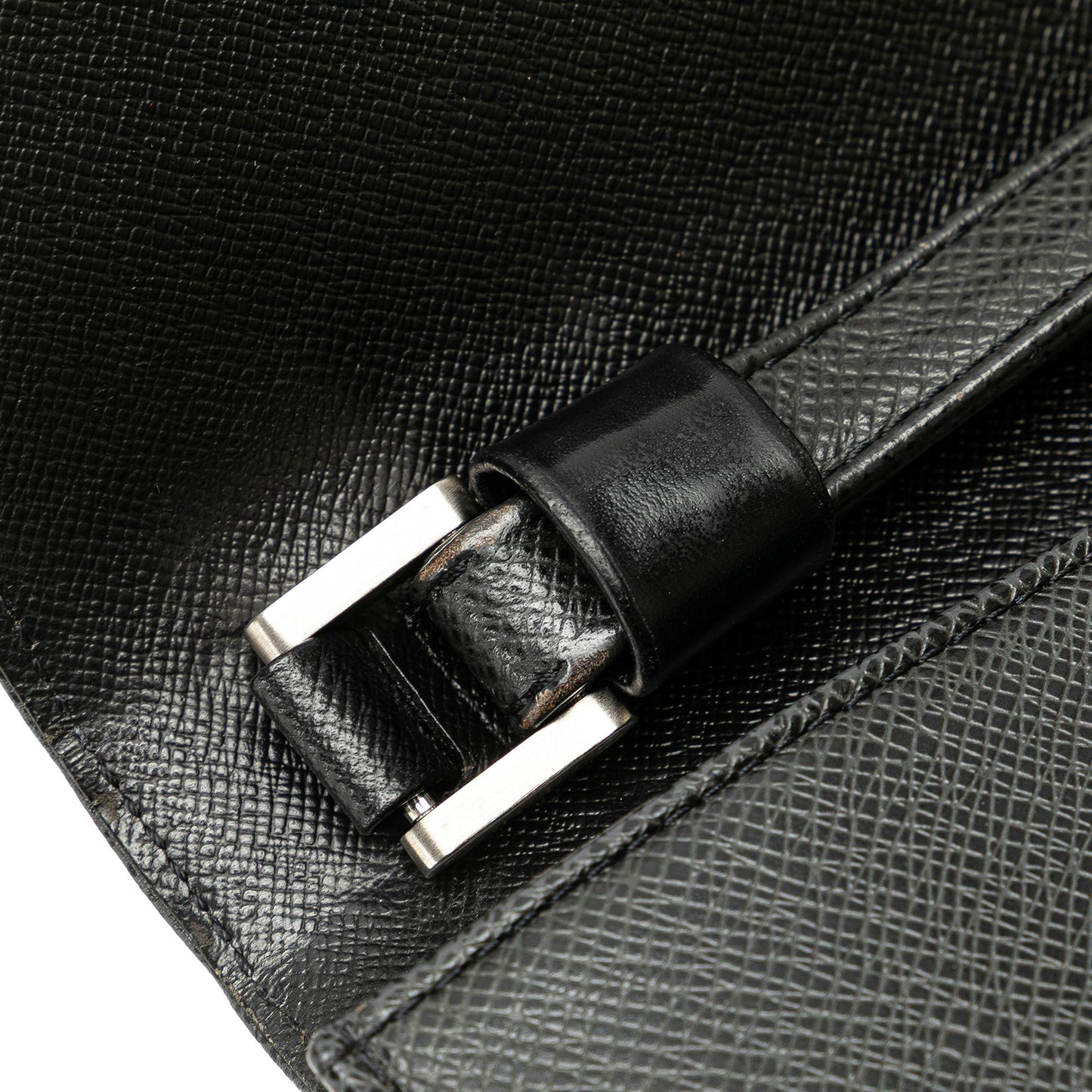 Louis Vuitton Taiga Selenga